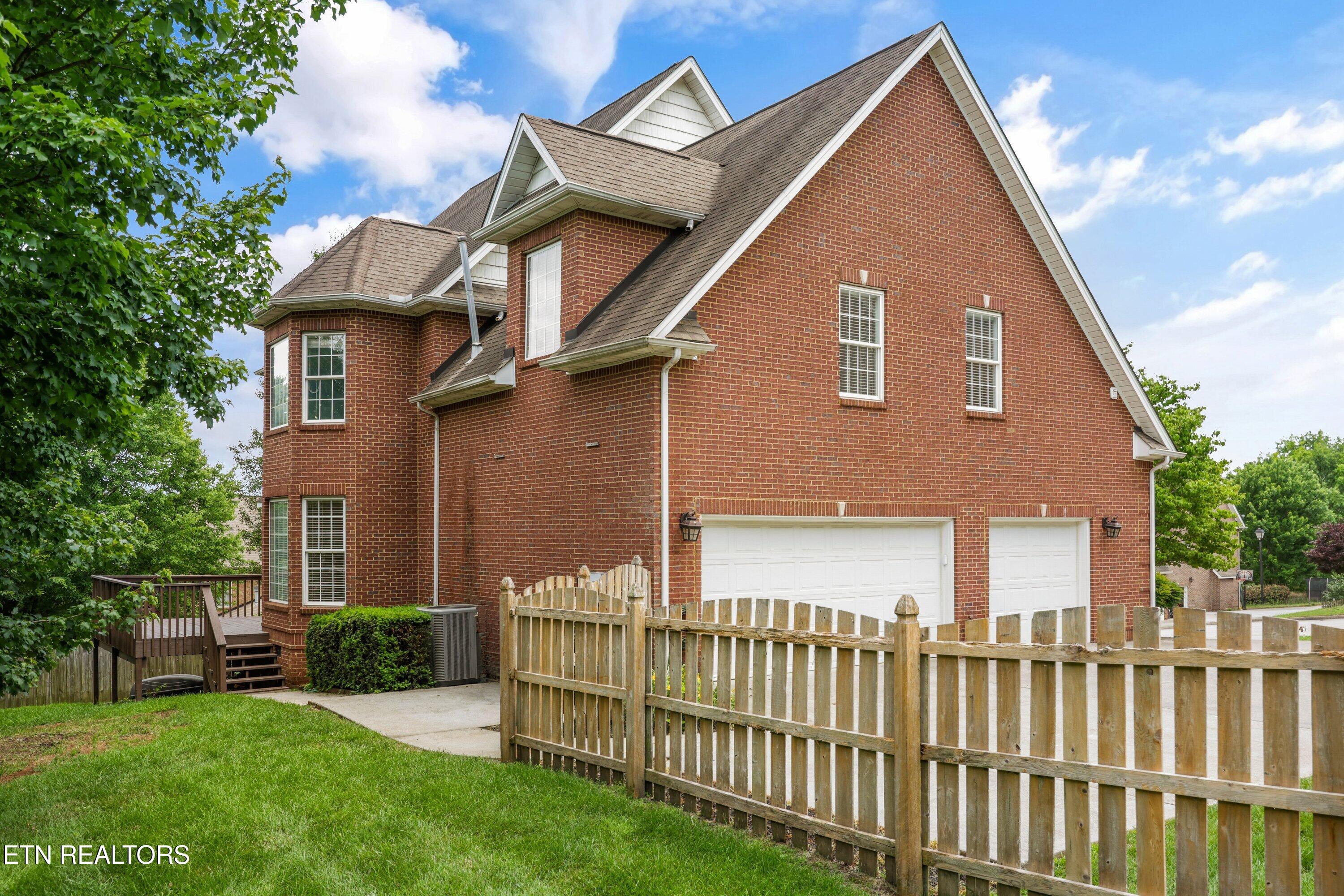 9211 Manor Crest Lane Knoxville TN 37922