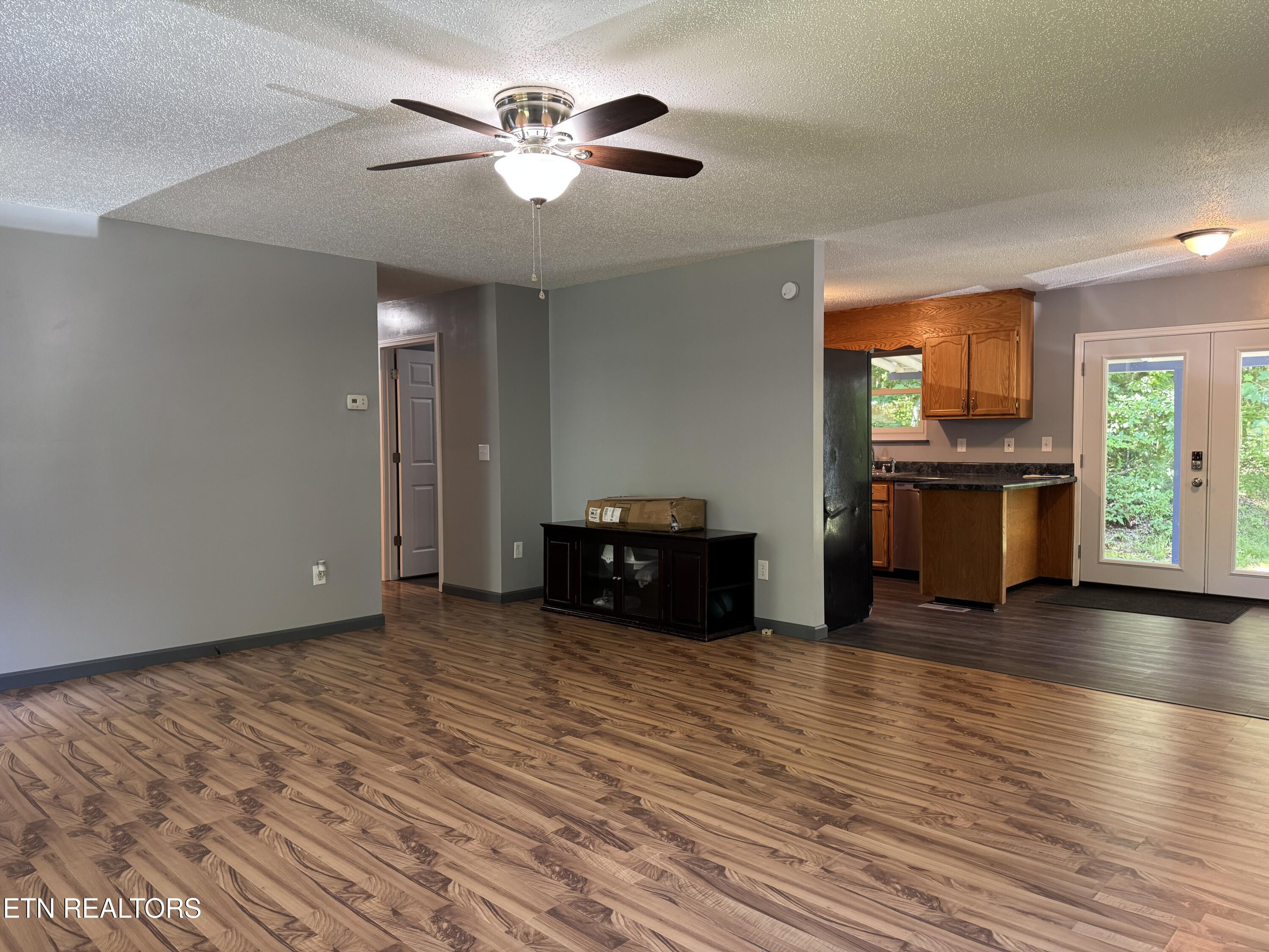 125 Walnut Lane Oneida TN 37841