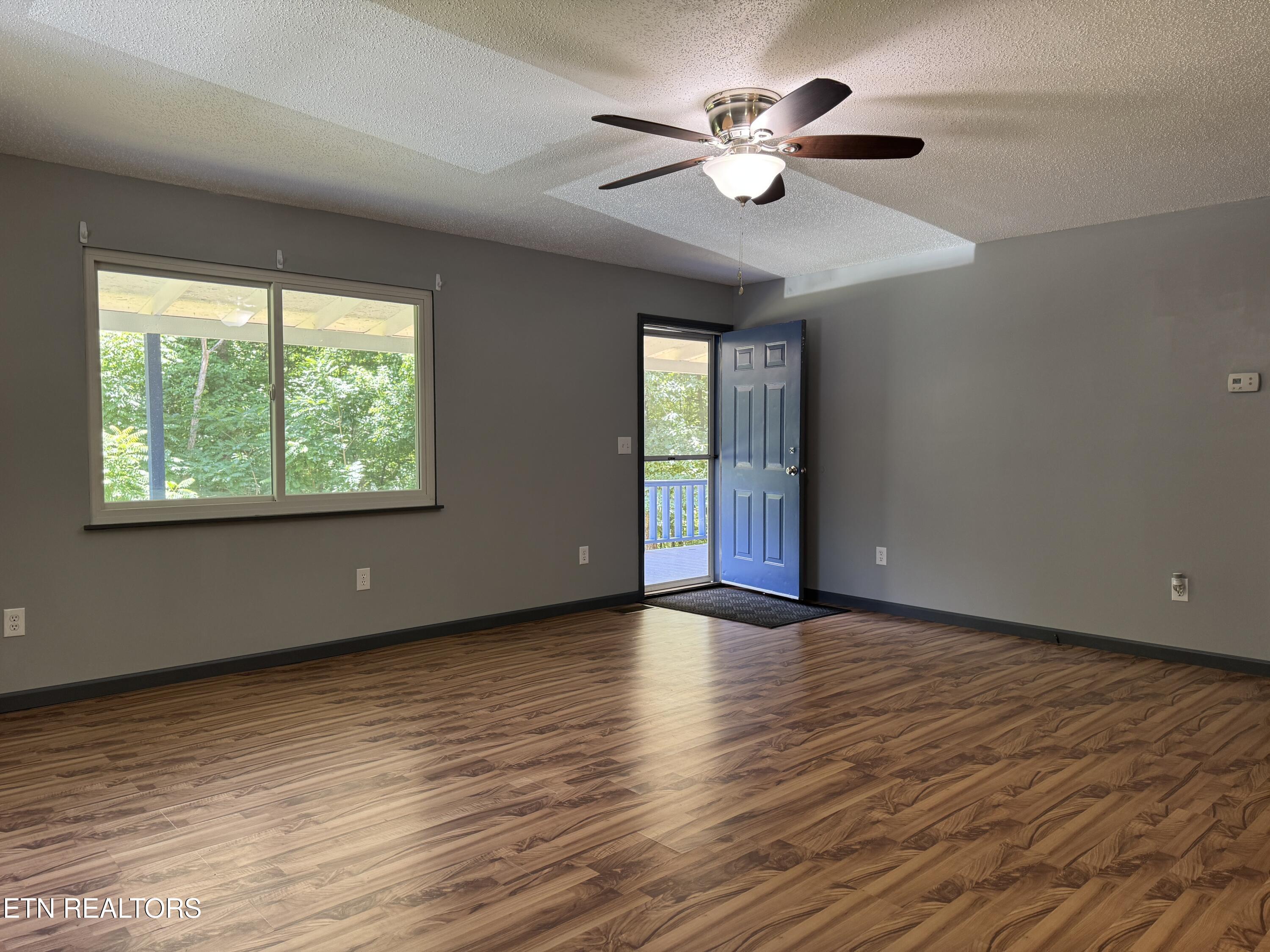 125 Walnut Lane Oneida TN 37841
