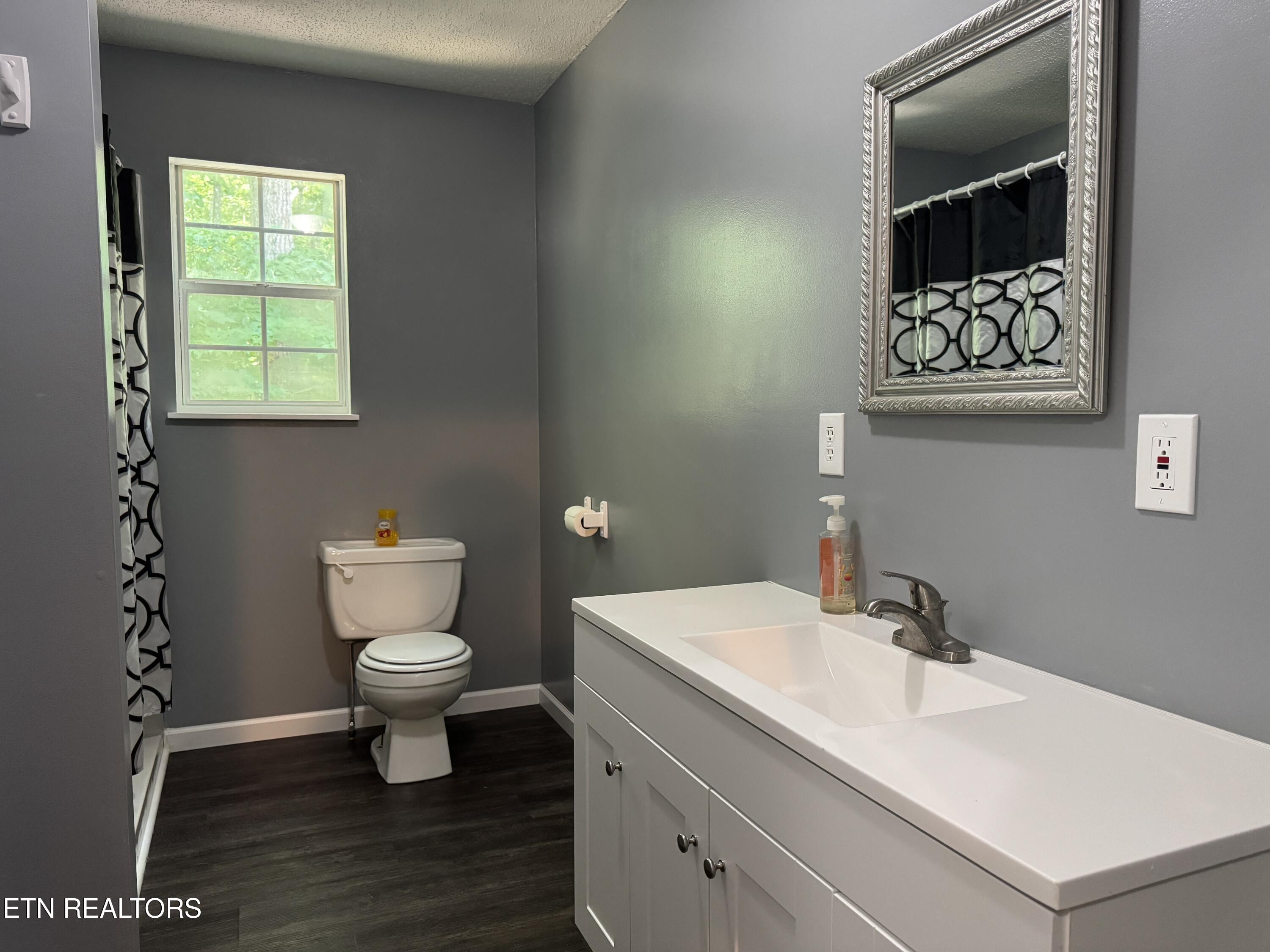 125 Walnut Lane Oneida TN 37841