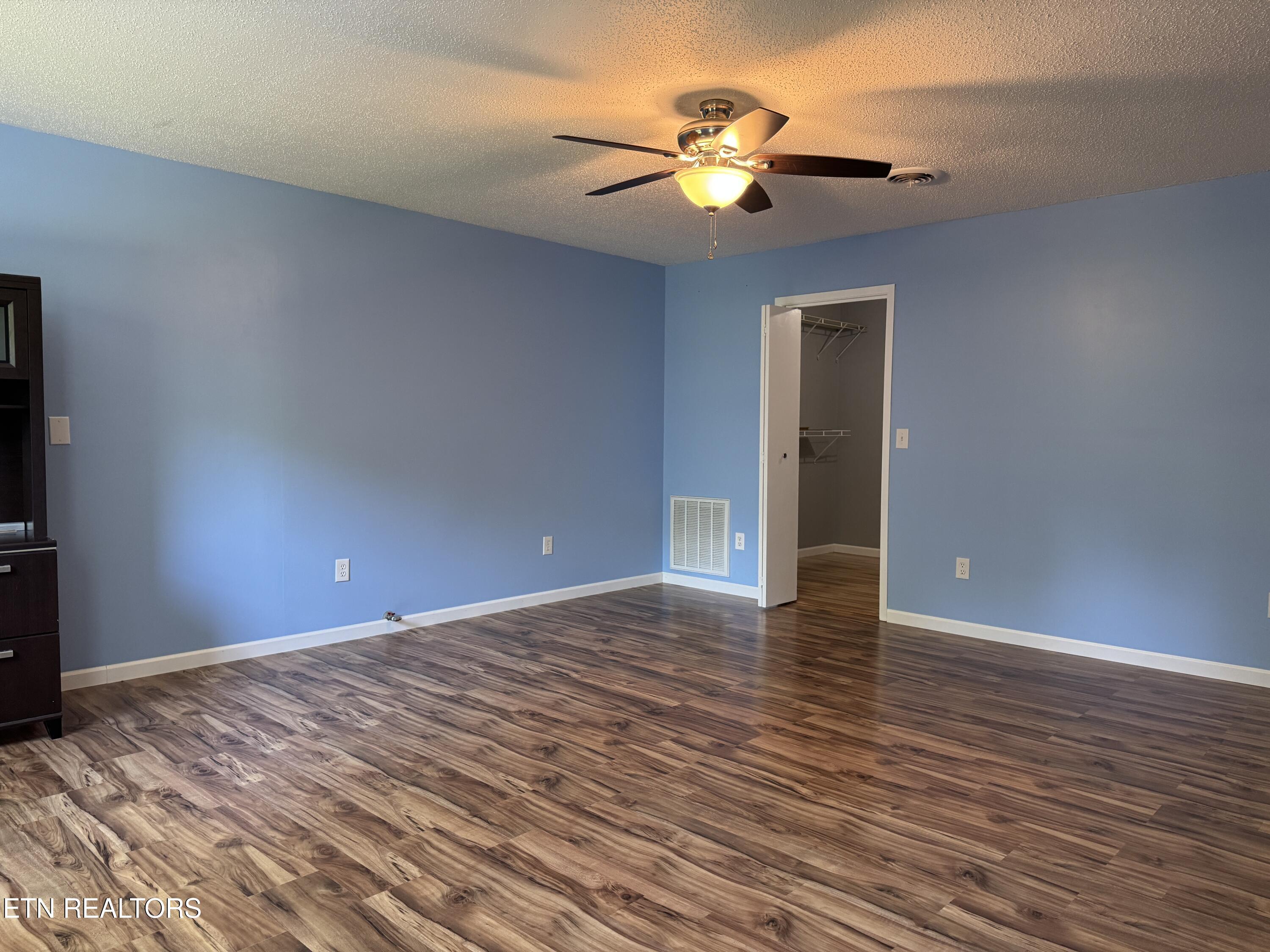 125 Walnut Lane Oneida TN 37841
