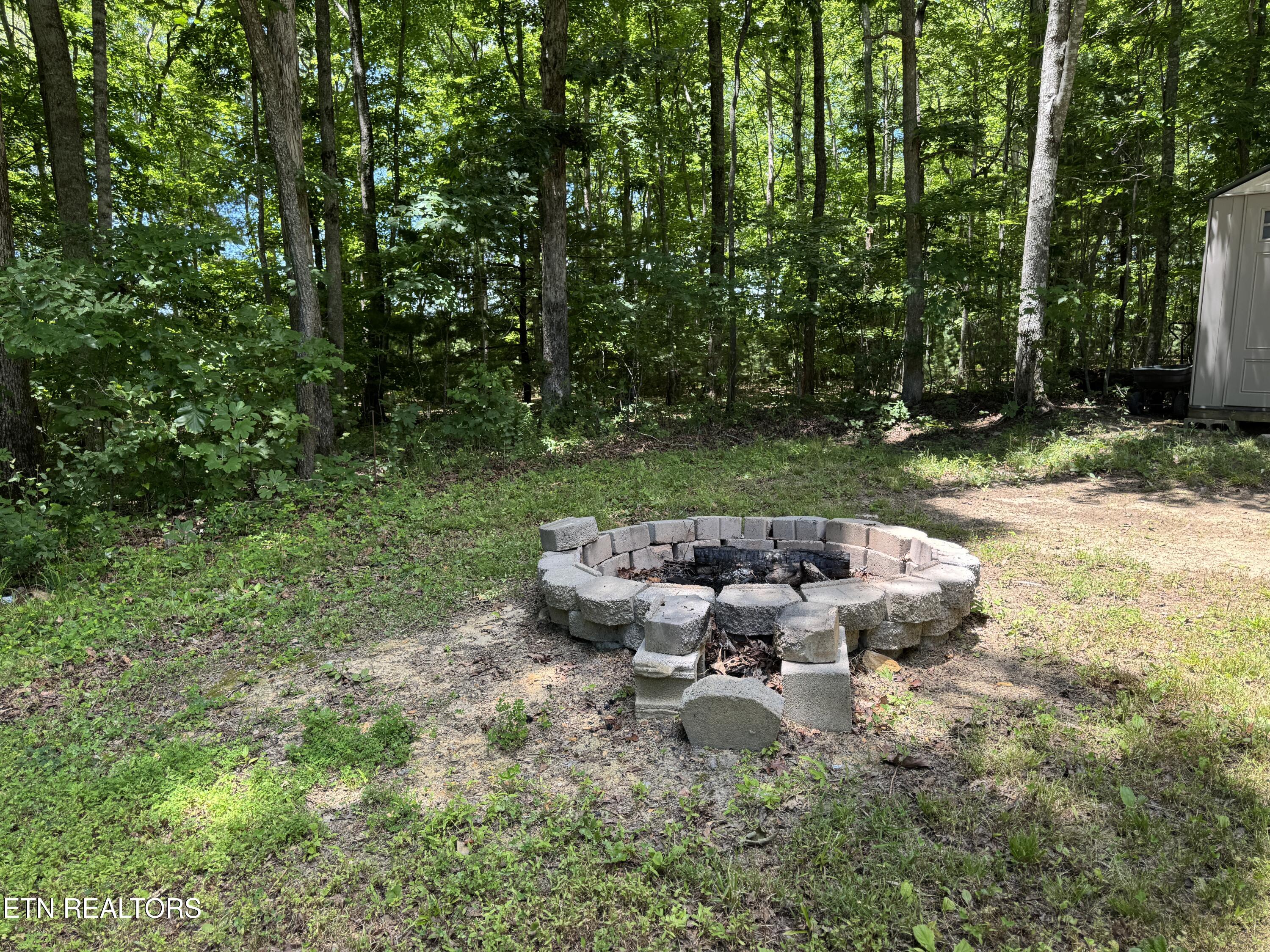 125 Walnut Lane Oneida TN 37841