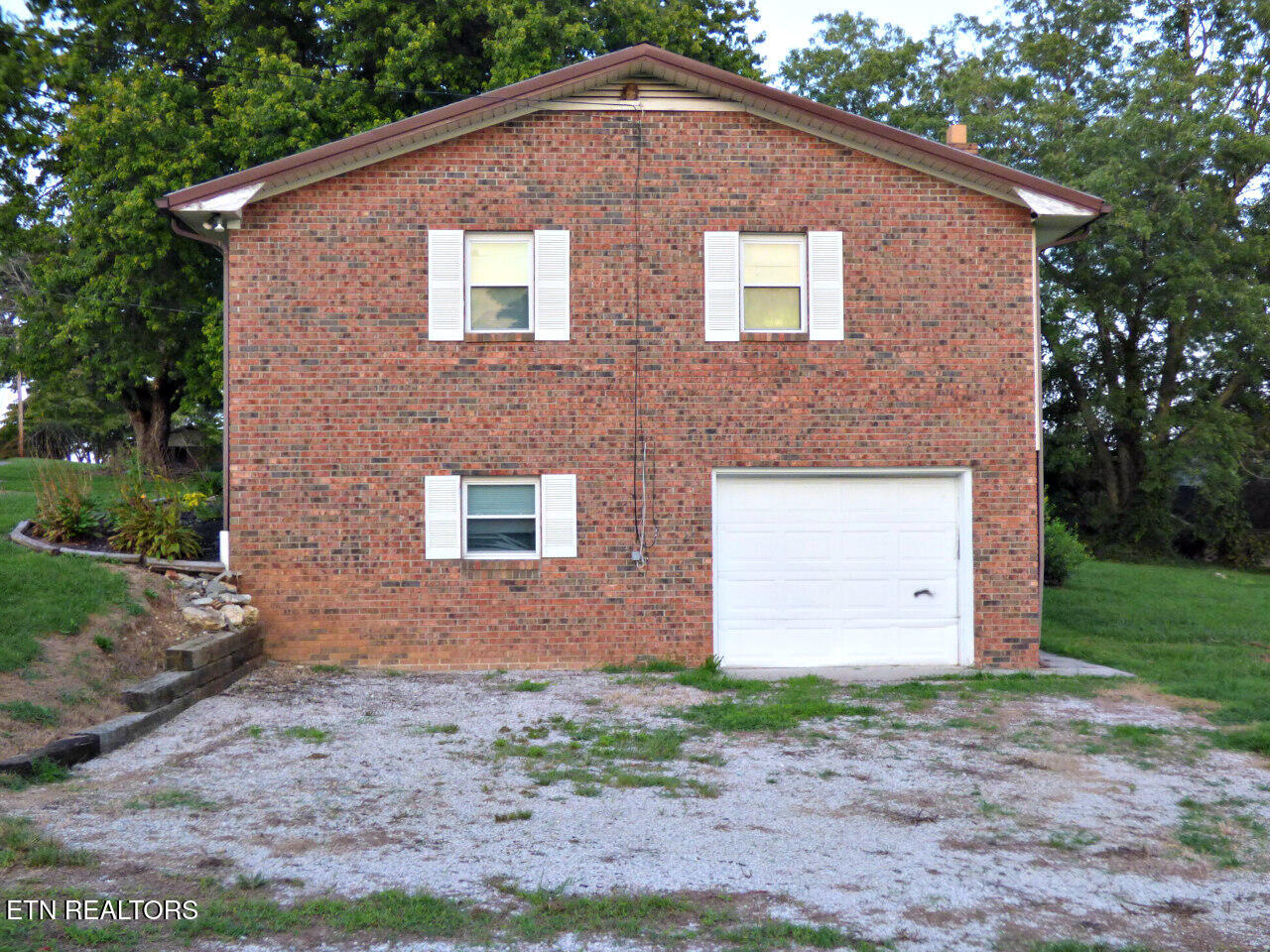 1107 Smyth Street New Tazewell TN 37825