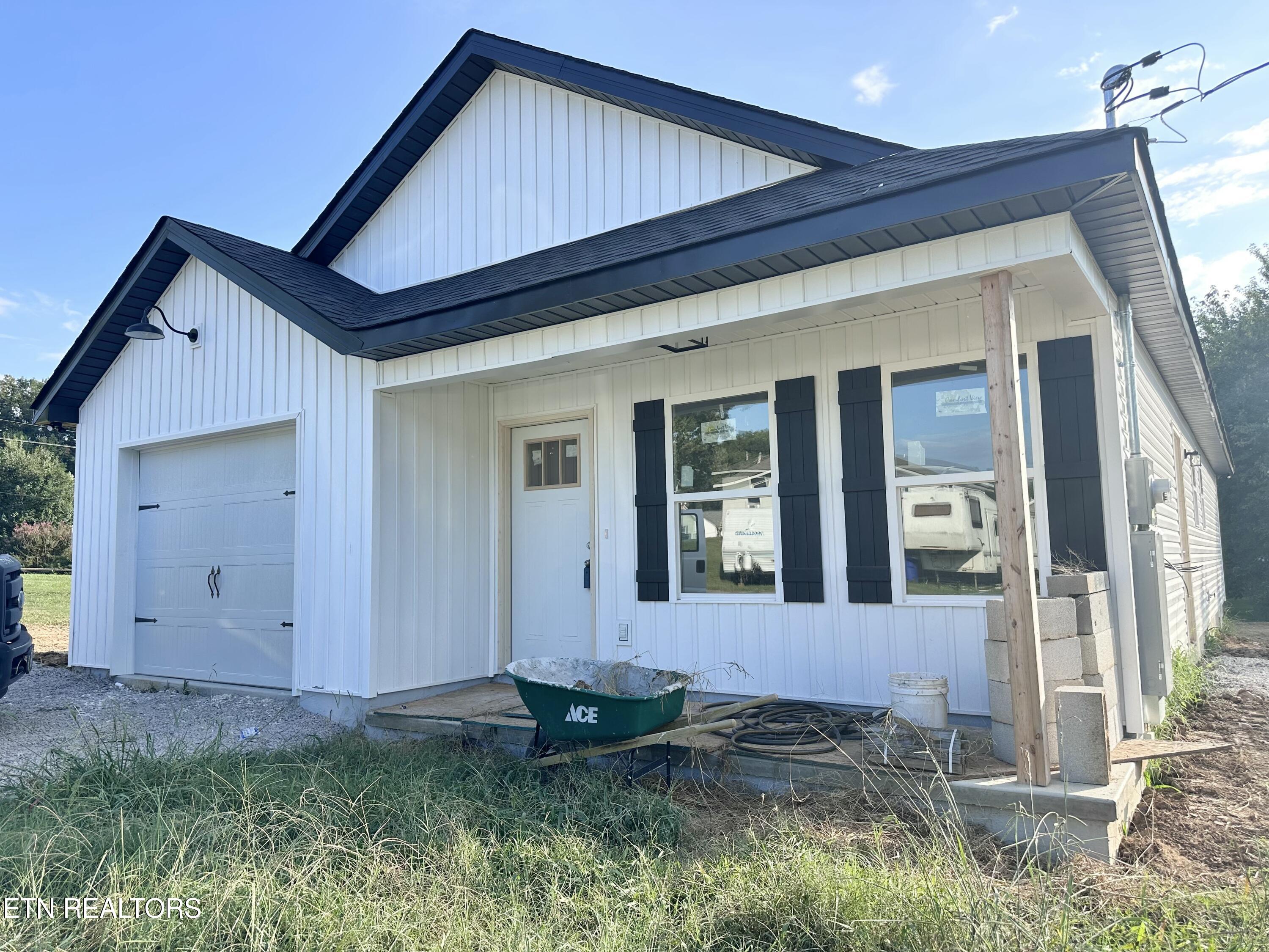 541 Cherokee Avenue Clinton TN 37716