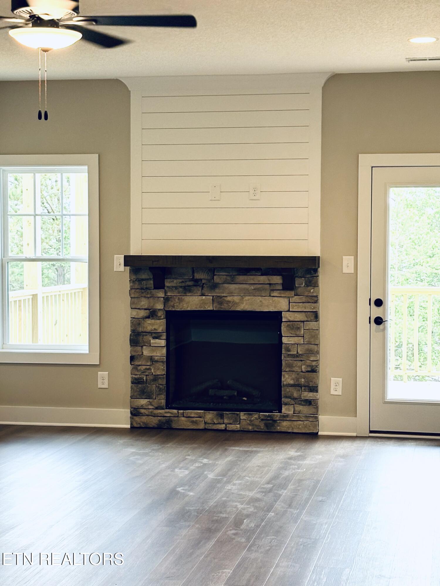 160 Timber Circle Lenoir City TN 37772