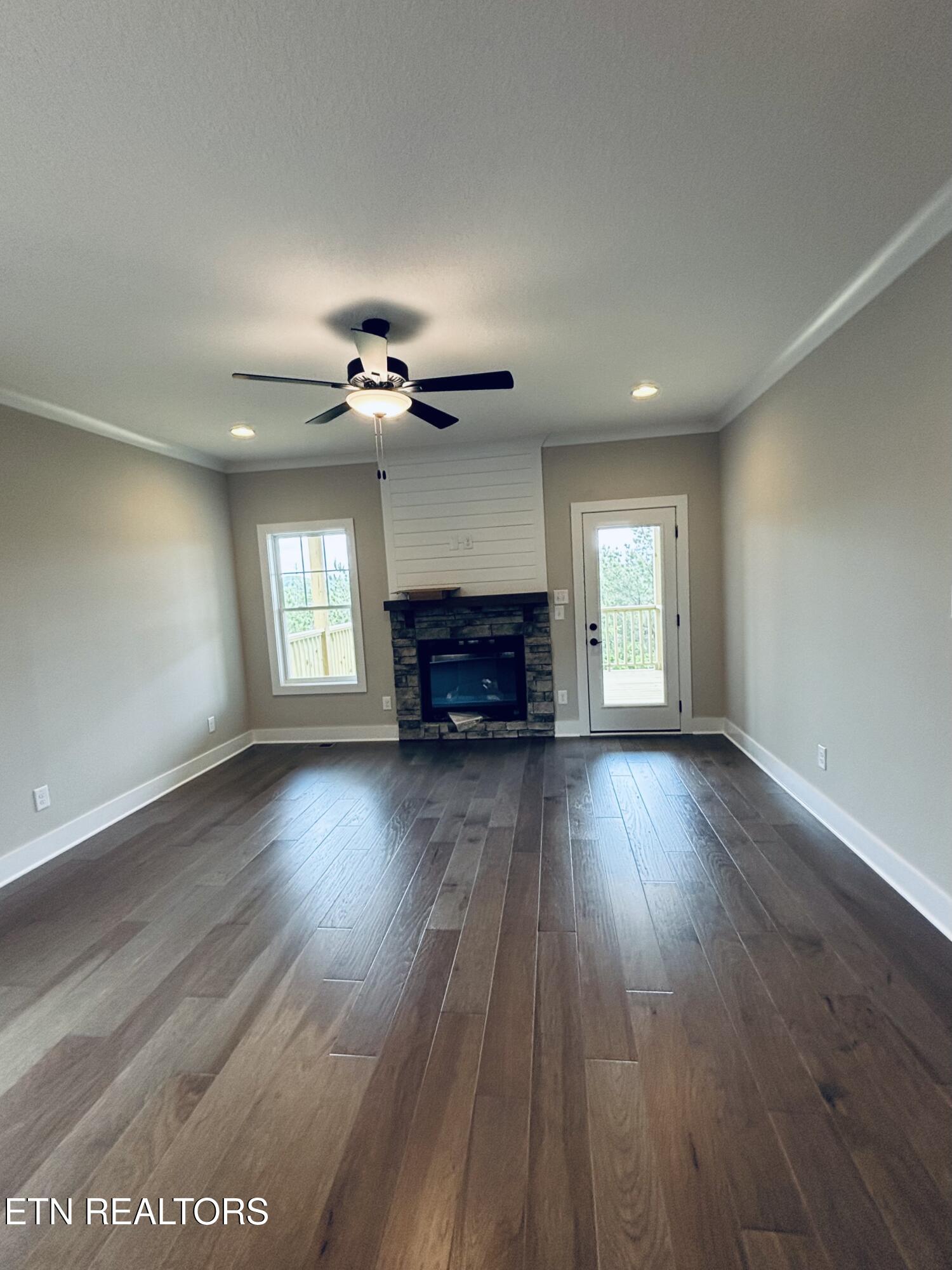 160 Timber Circle Lenoir City TN 37772