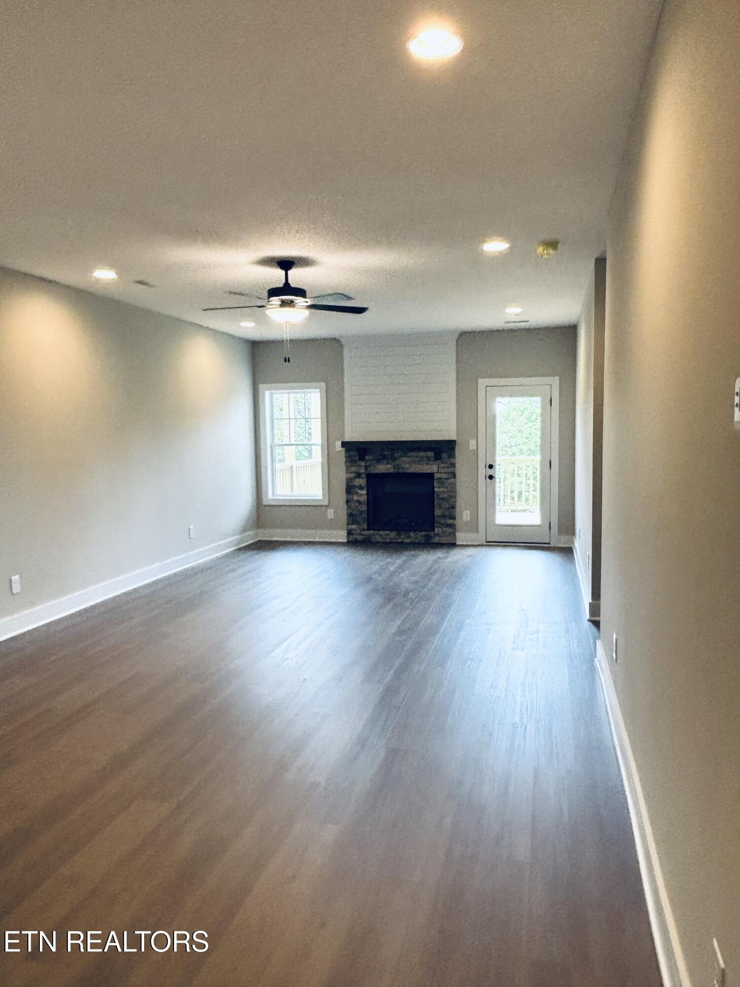 160 Timber Circle Lenoir City TN 37772