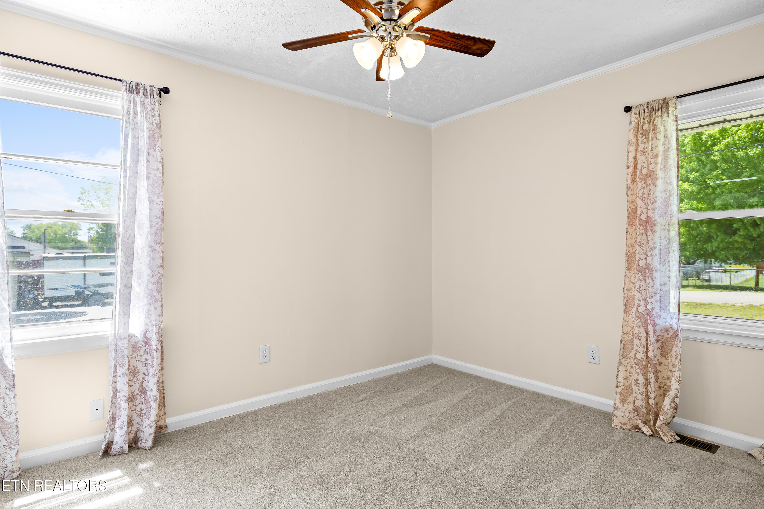 101 Hillcrest Lane Kingston TN 37763