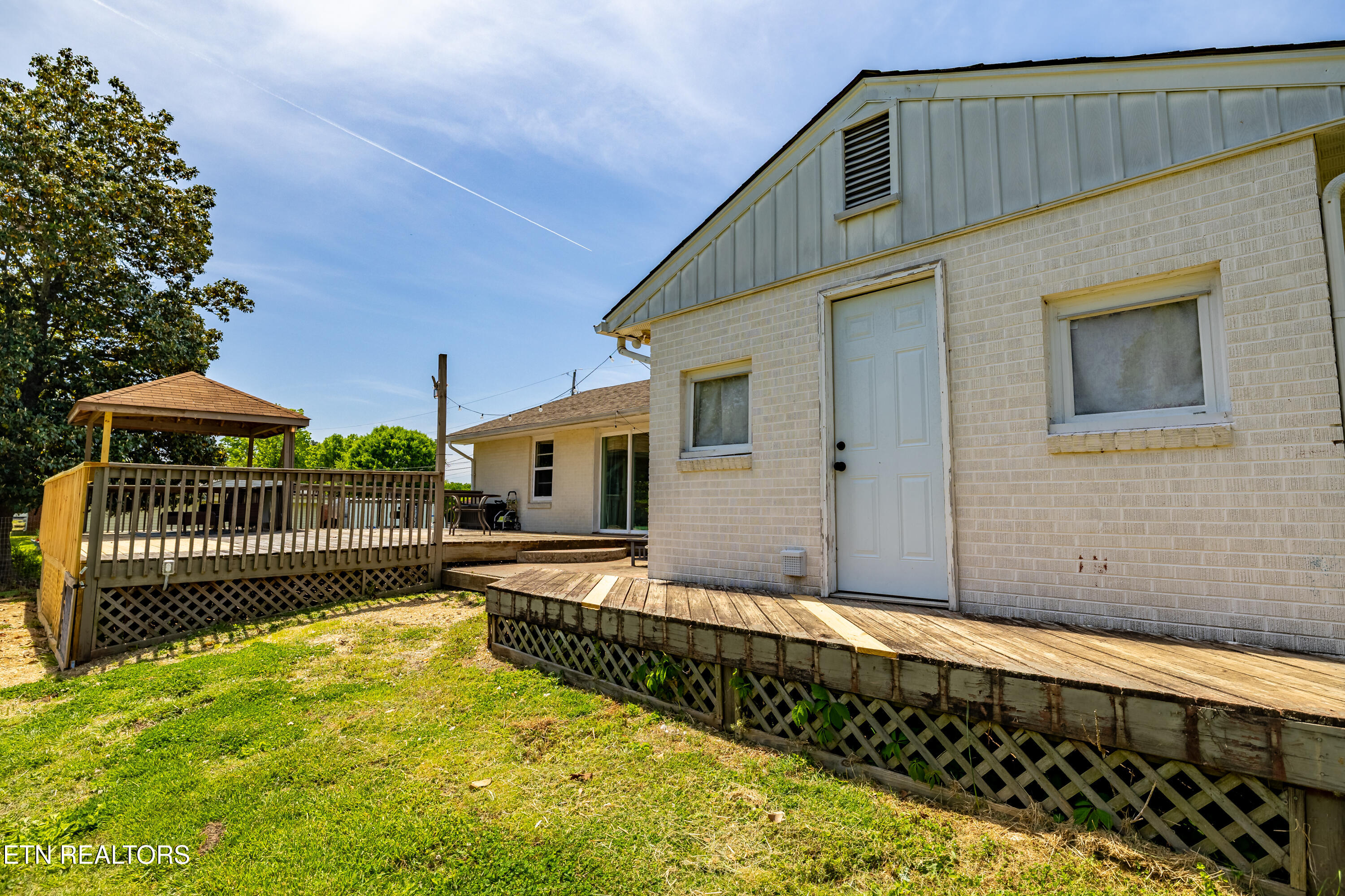101 Hillcrest Lane Kingston TN 37763