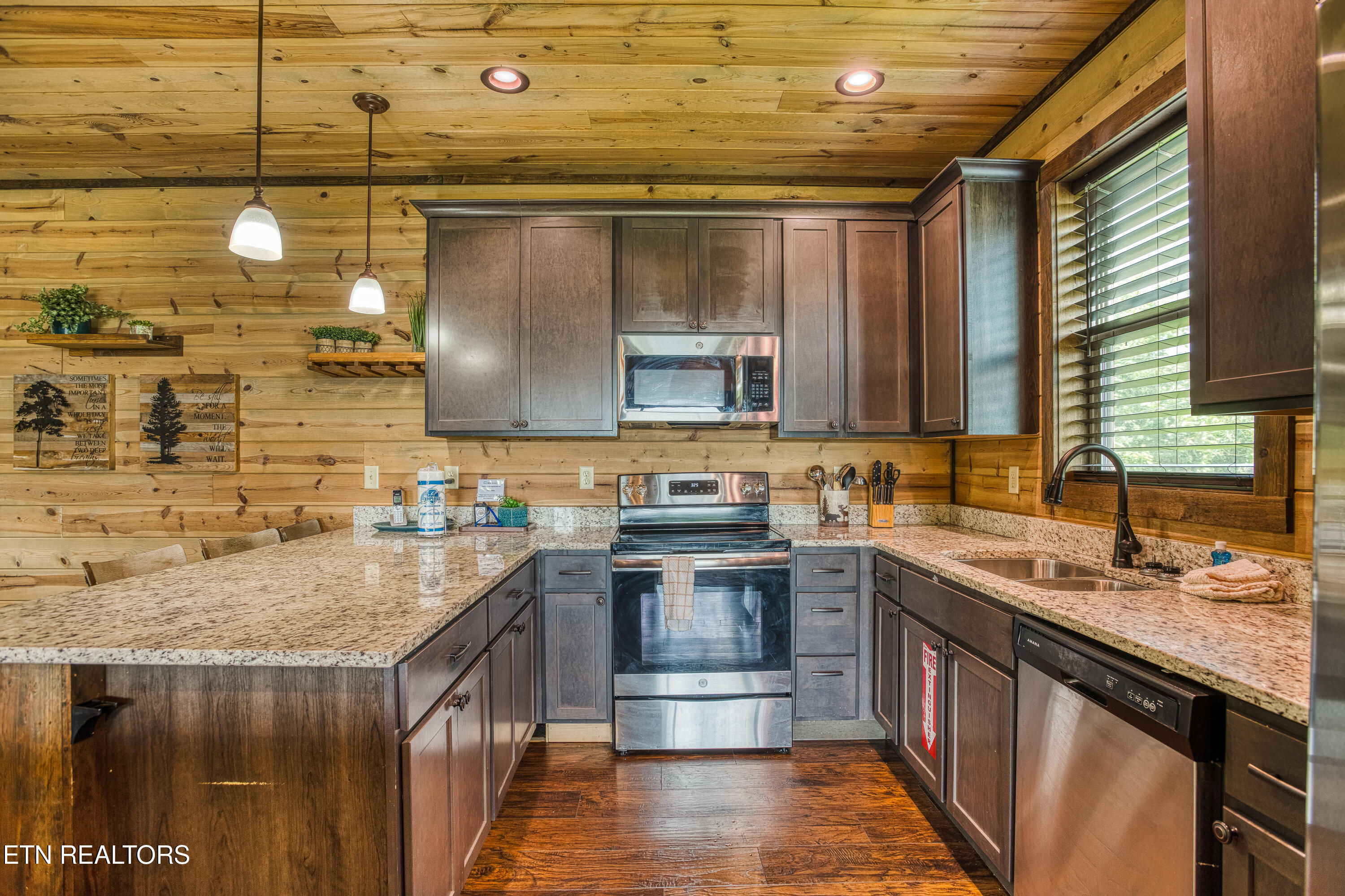 804 Upper Picadilly Lane Gatlinburg TN 37738