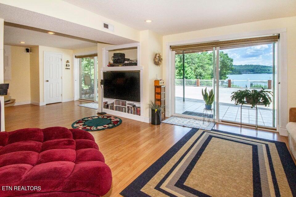 361 Cape Russell Road Sharps Chapel TN 37866