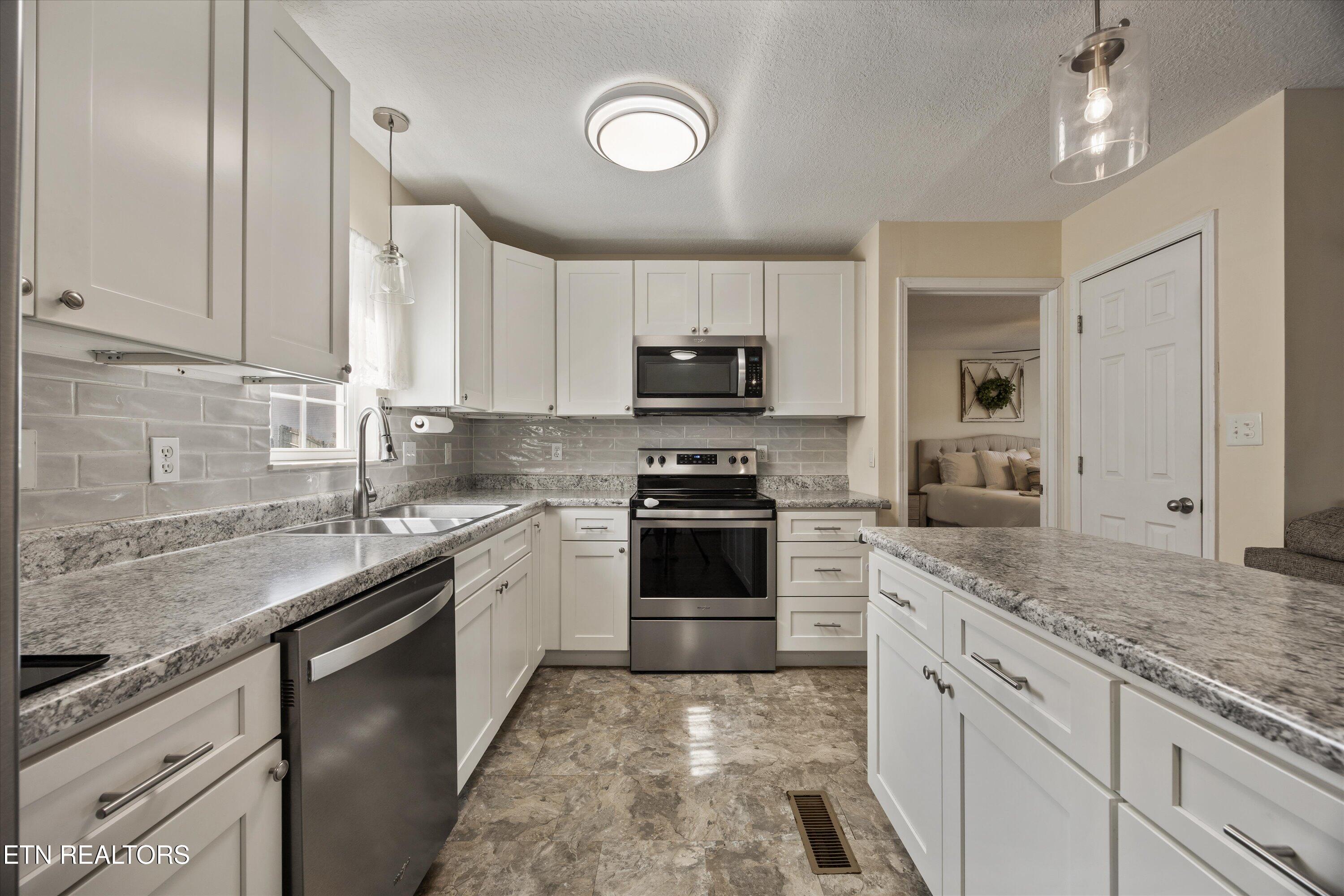 8230 Gamblers Choice Trail Powell TN 37849