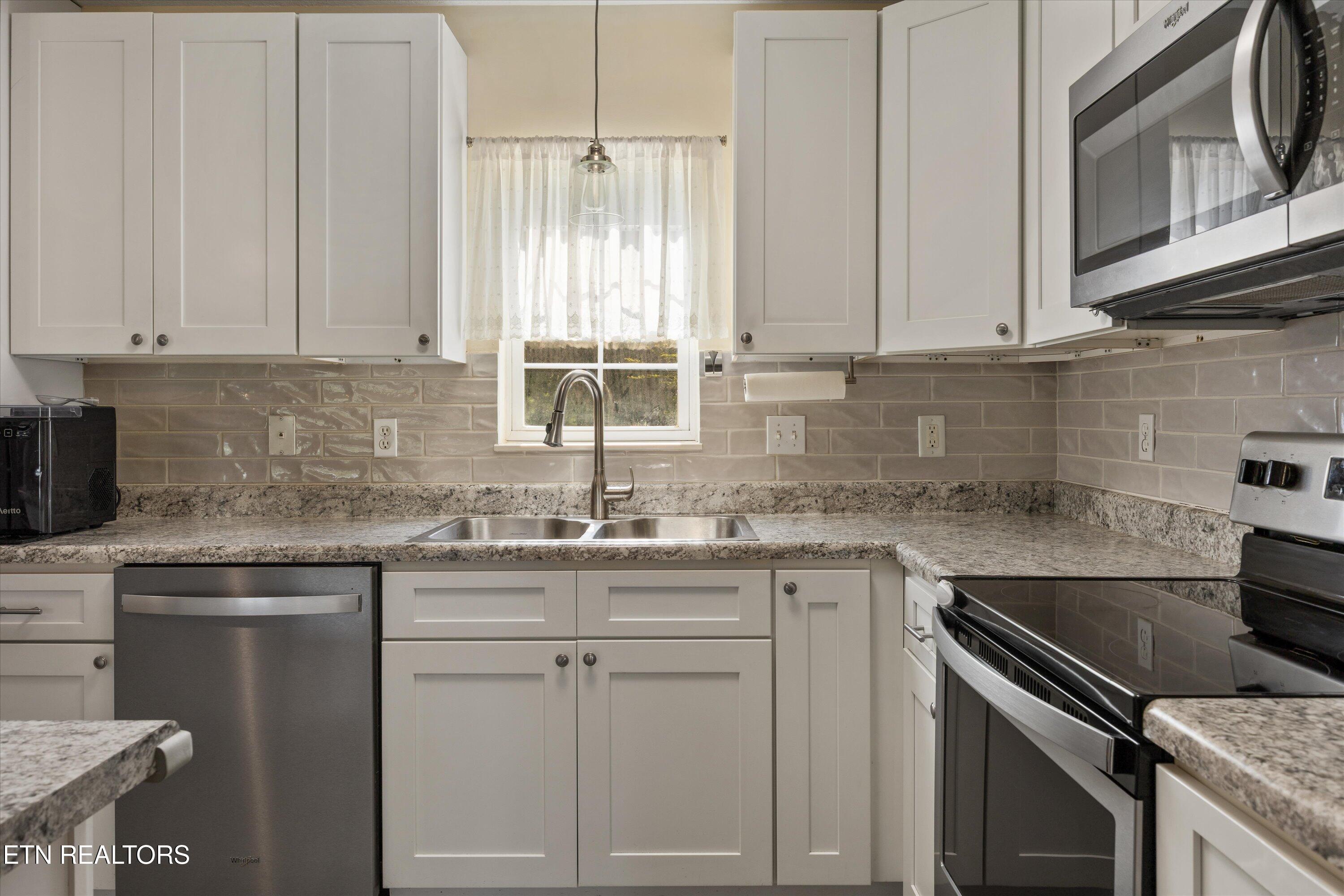 8230 Gamblers Choice Trail Powell TN 37849