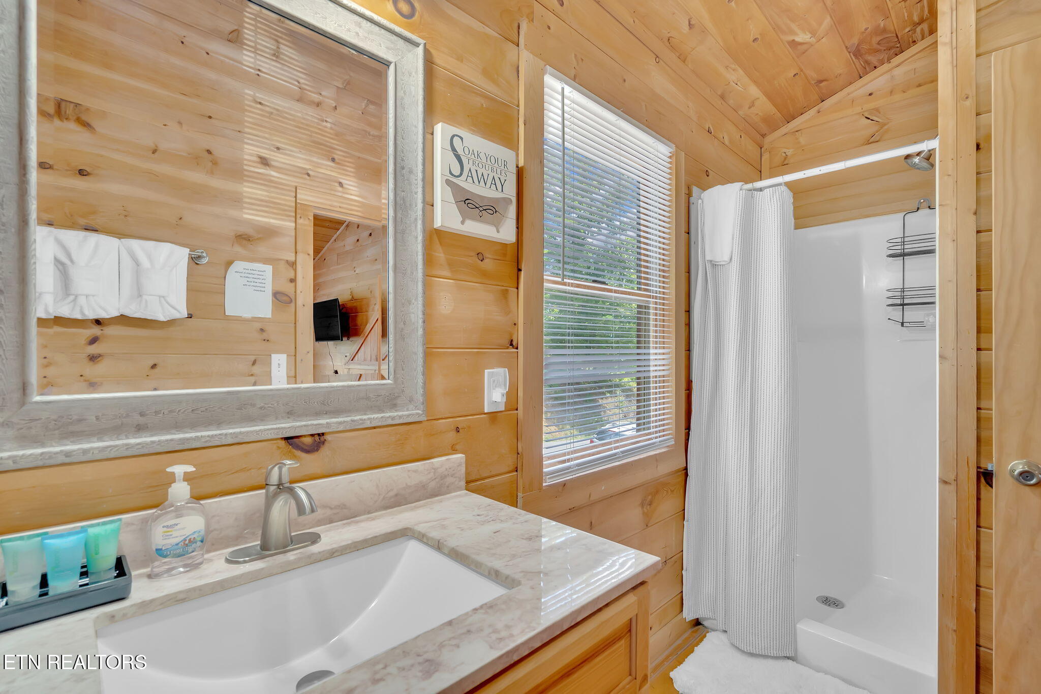 2868 Pine Haven Drive Sevierville TN 37862