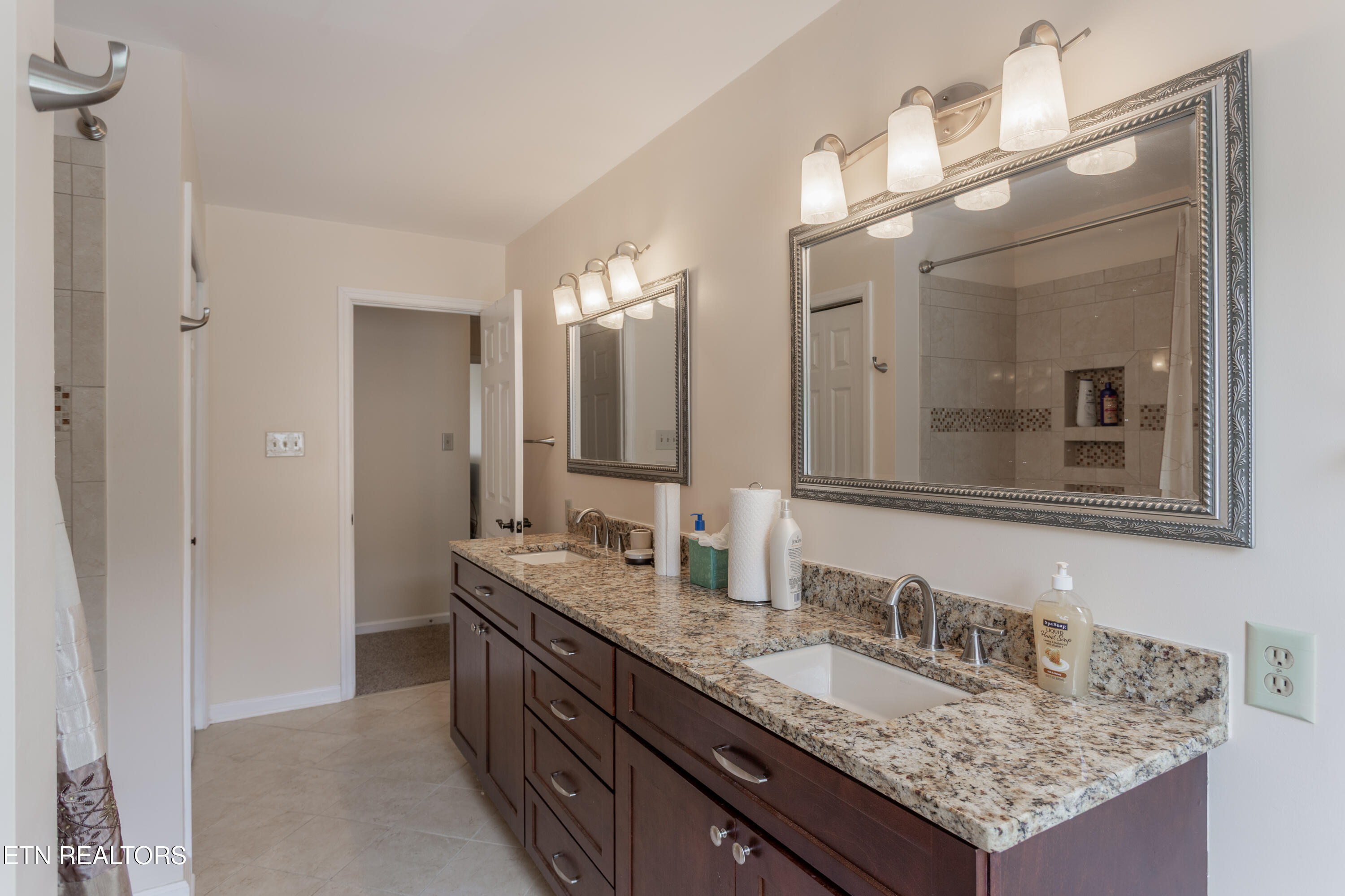 709 Landing Lane Knoxville TN 37934