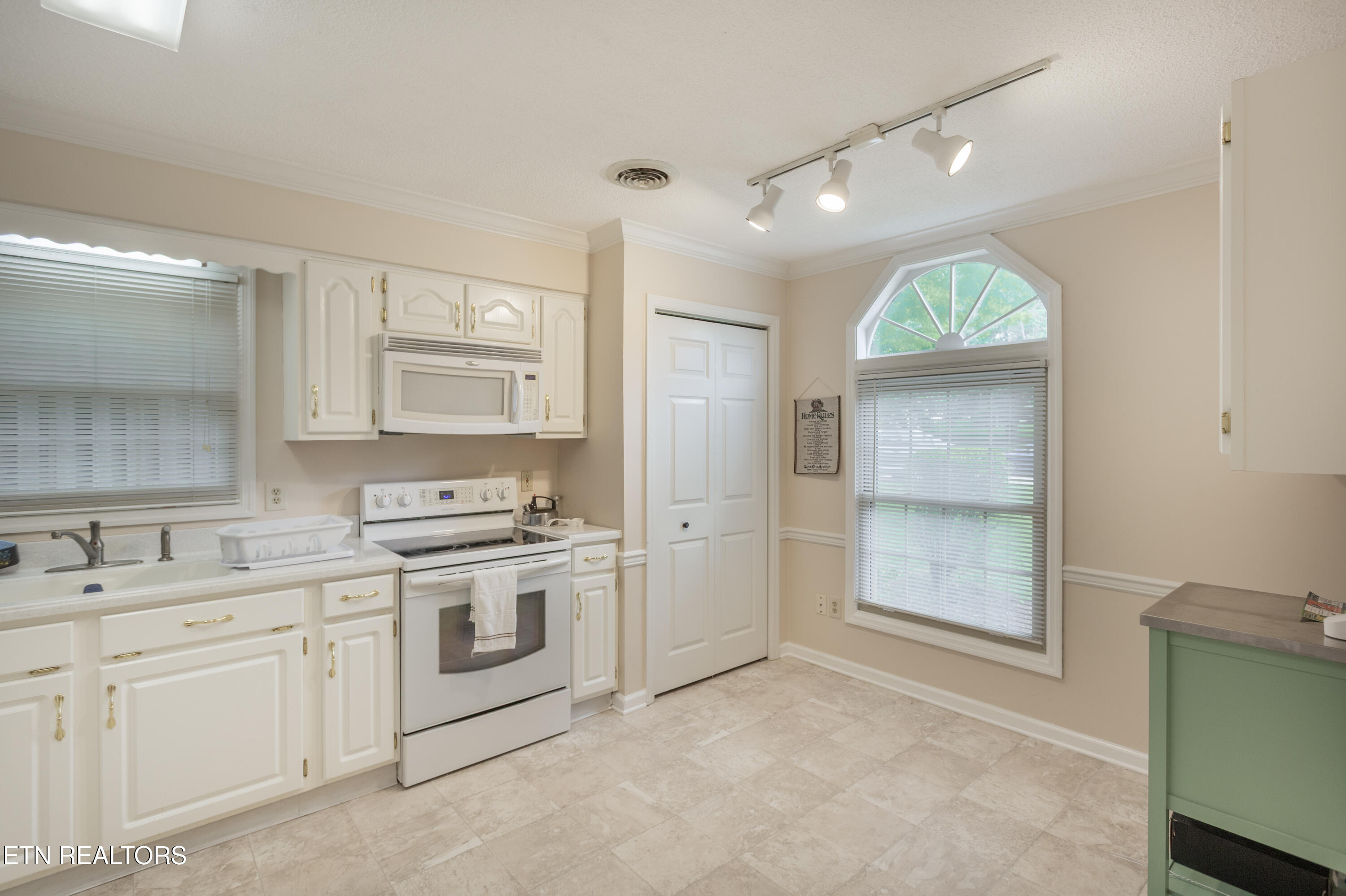 709 Landing Lane Knoxville TN 37934