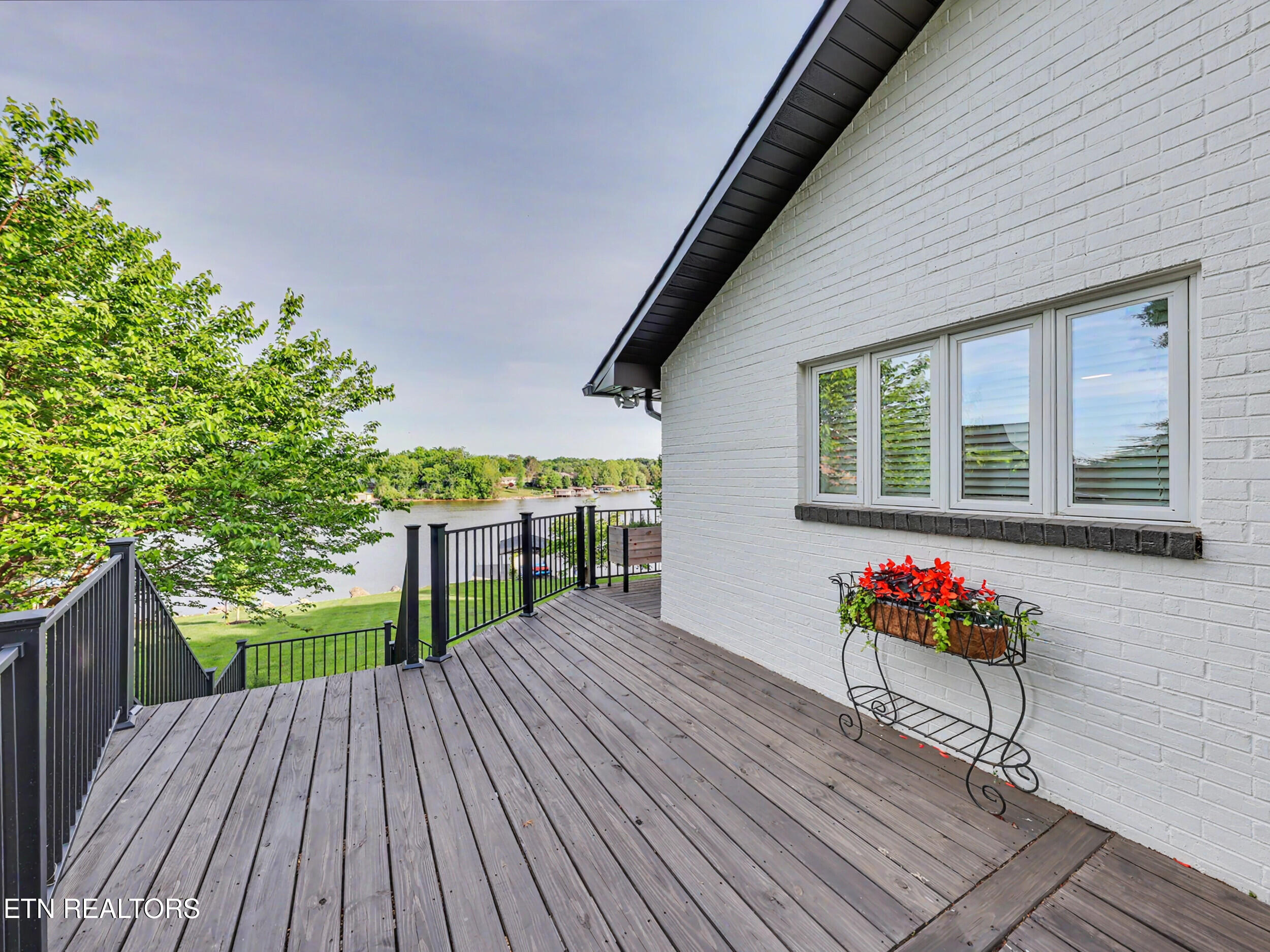 725 Loudon View Drive Friendsville TN 37737
