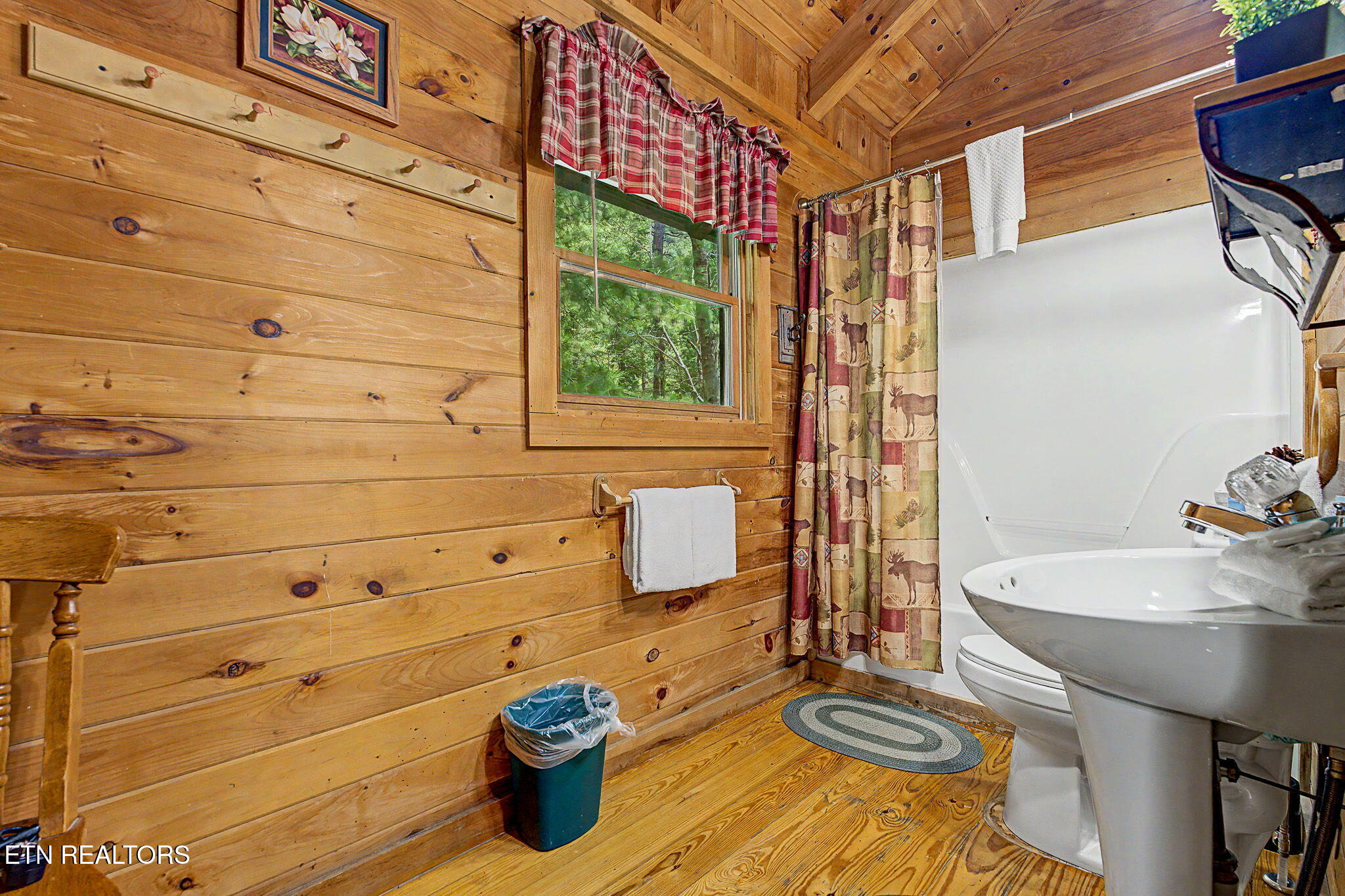 3039 Brothers Way Pigeon Forge TN 37862