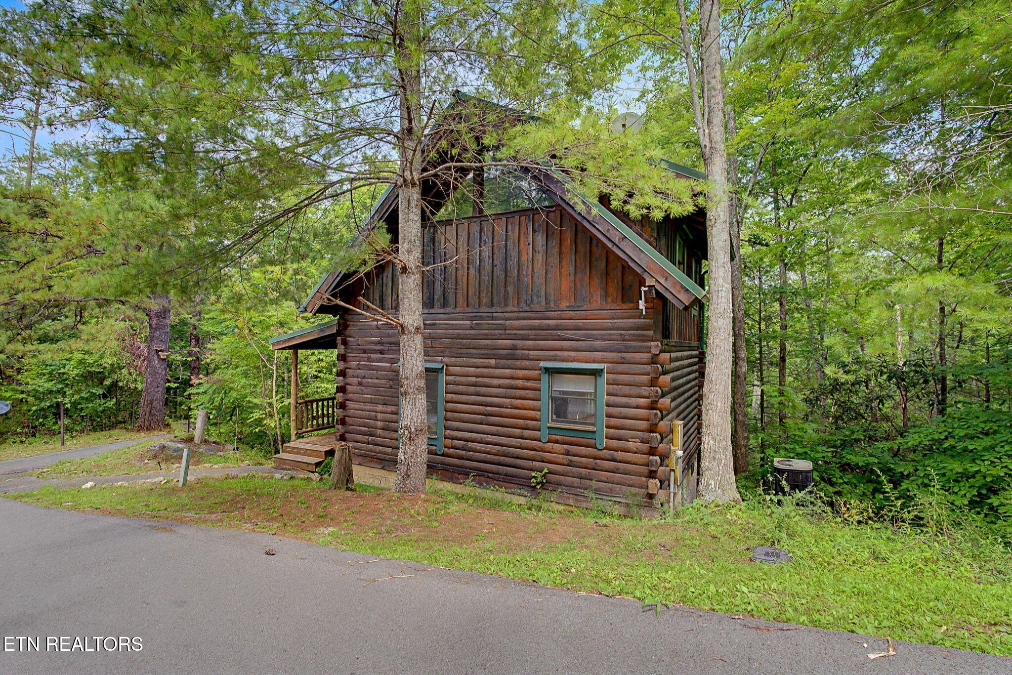 3039 Brothers Way Pigeon Forge TN 37862