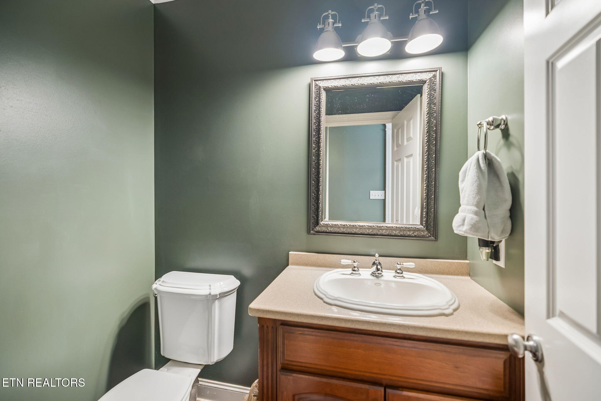 609 Commodore Lane Knoxville TN 37934