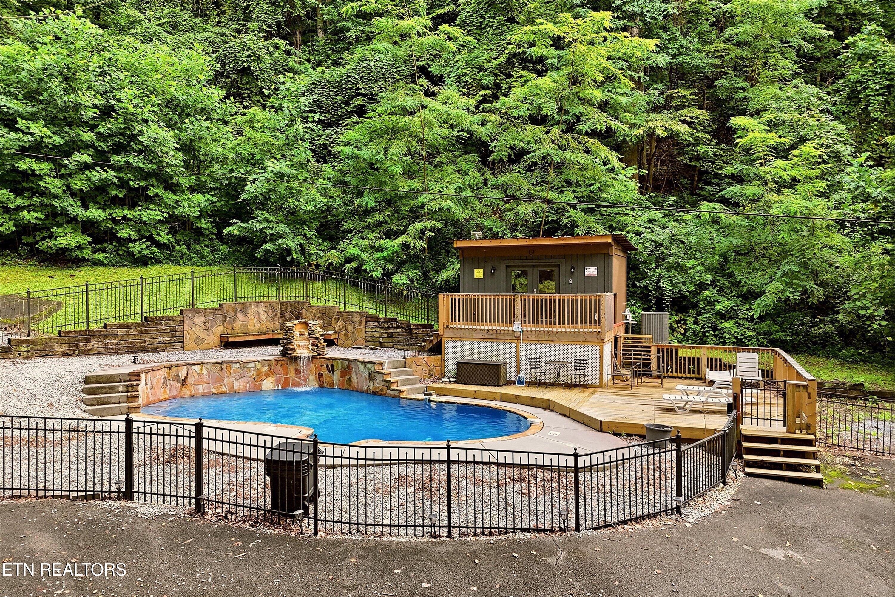 3770 Ravens Den Way Pigeon Forge TN 37862