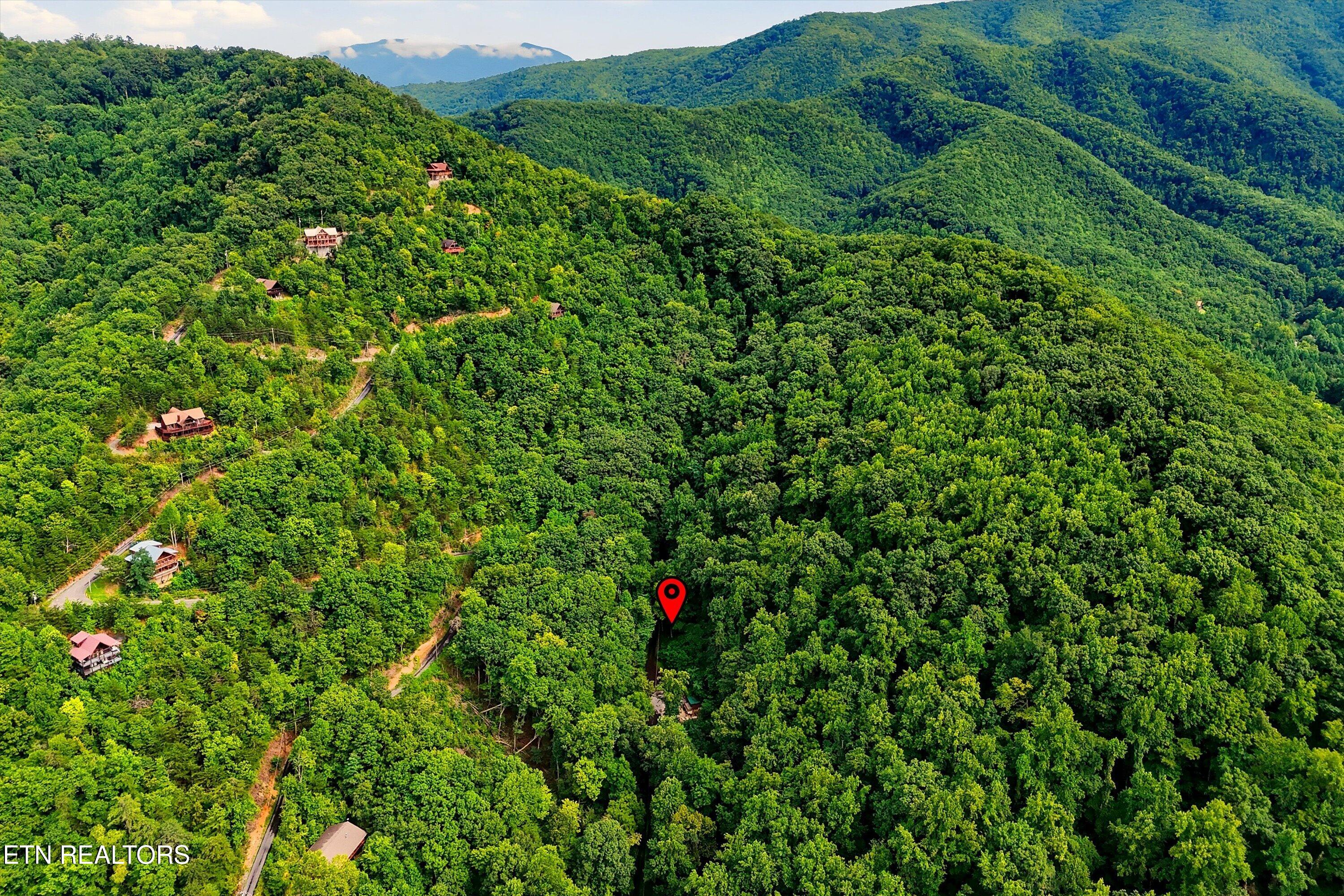 3770 Ravens Den Way Pigeon Forge TN 37862
