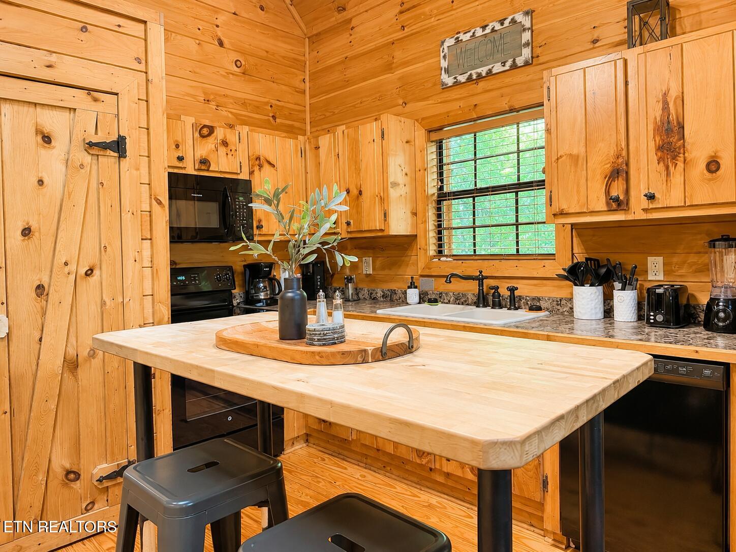 1630 Majestic Oak Way Sevierville TN 37876