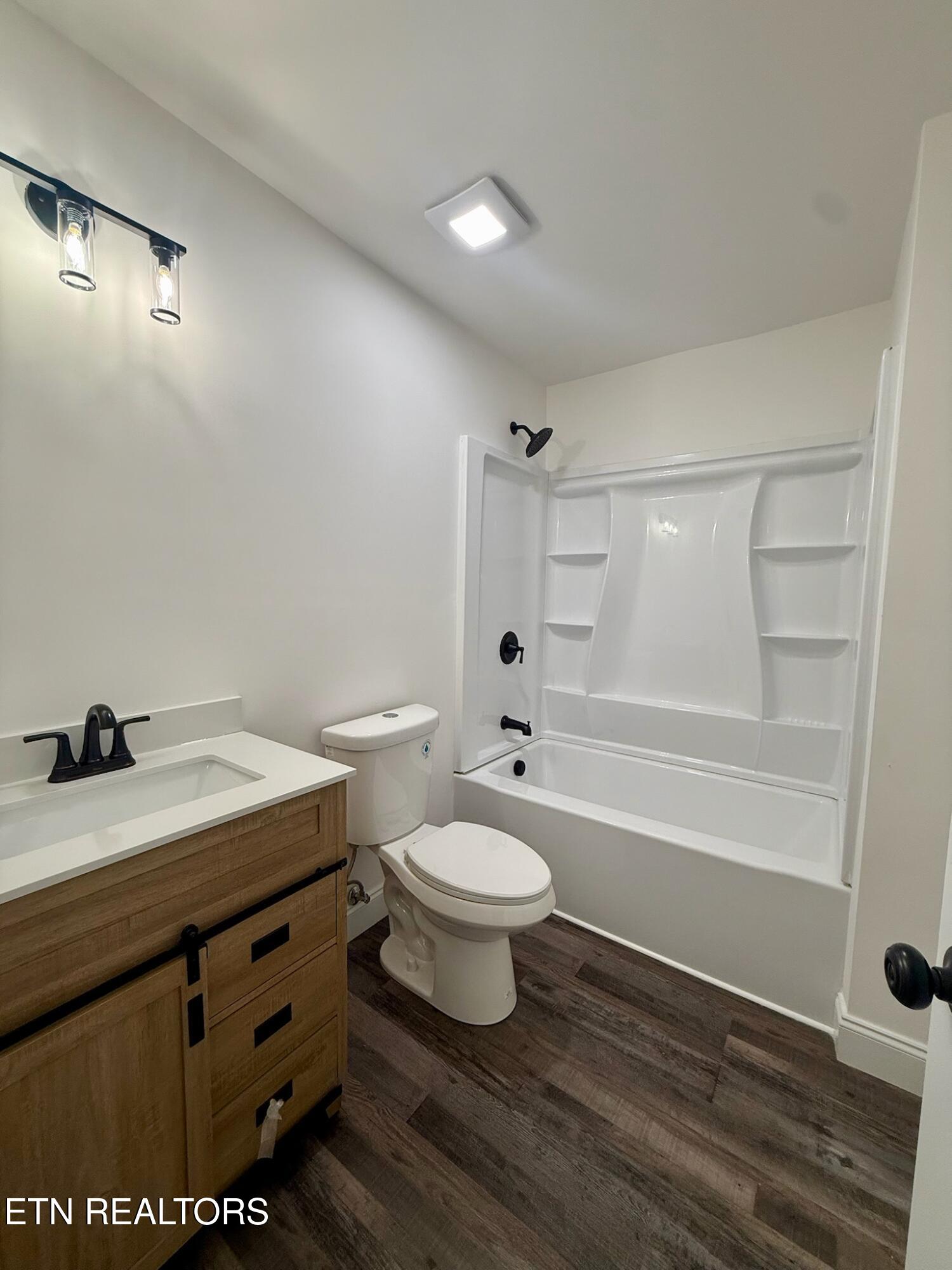 1216 Pilleaux Drive Knoxville TN 37912