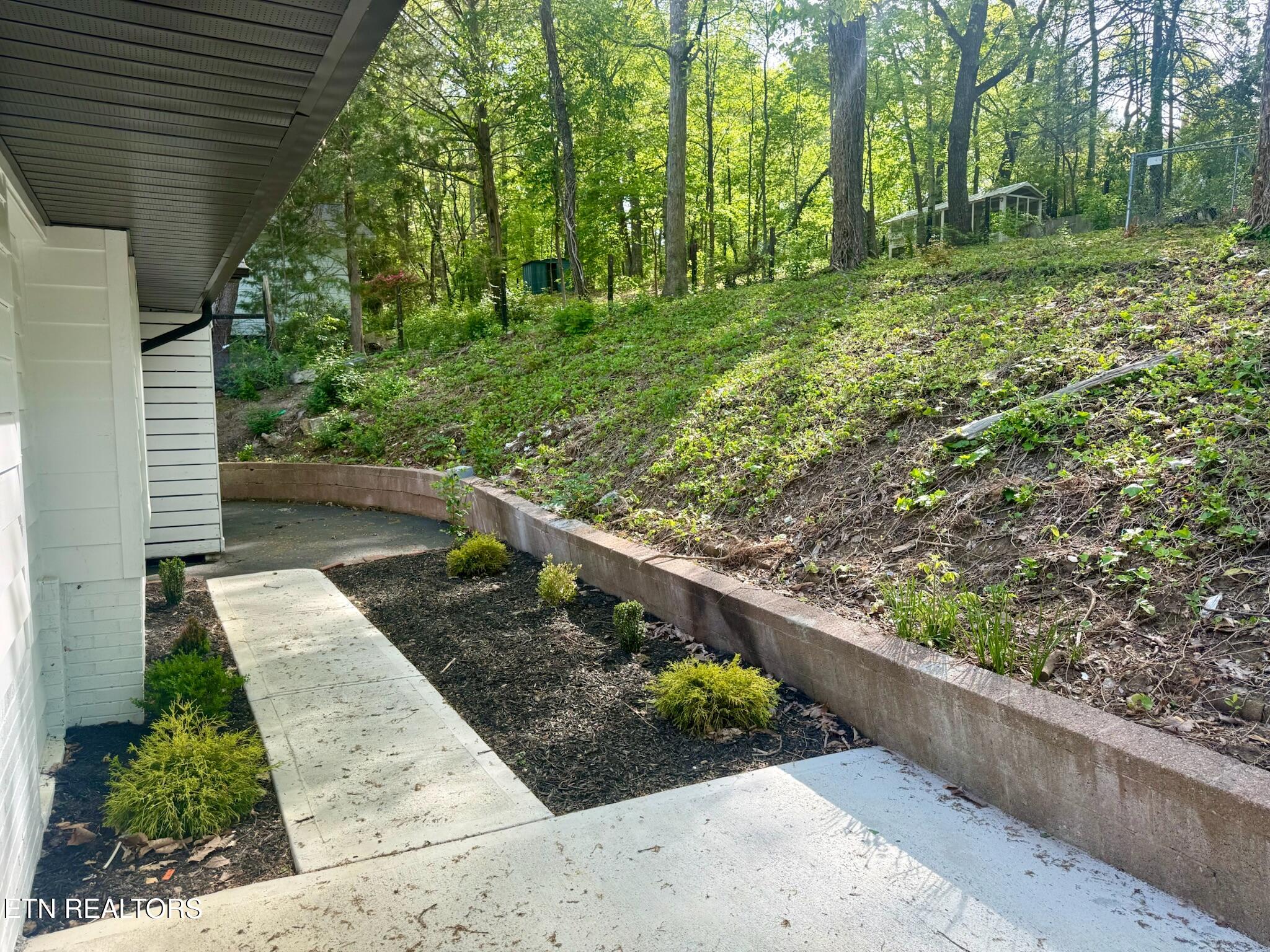 1216 Pilleaux Drive Knoxville TN 37912
