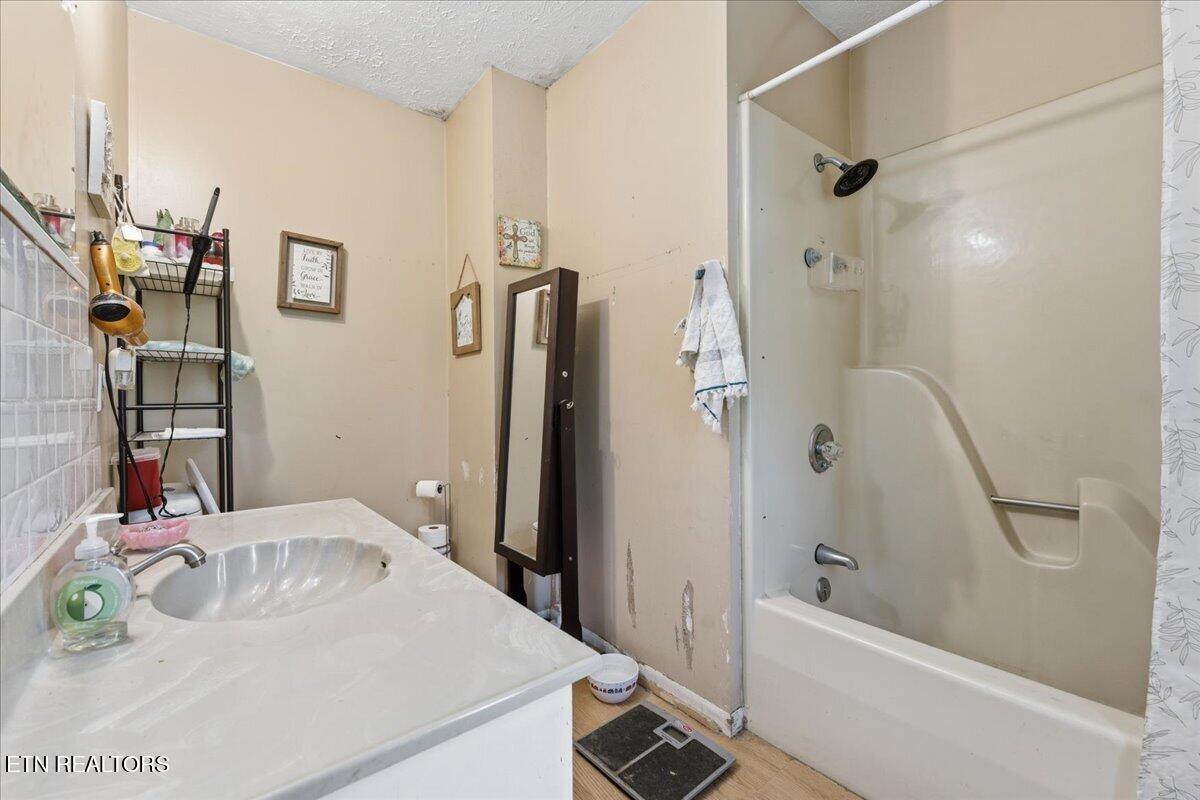 1144 Rocky Springs Road Madisonville TN 37354