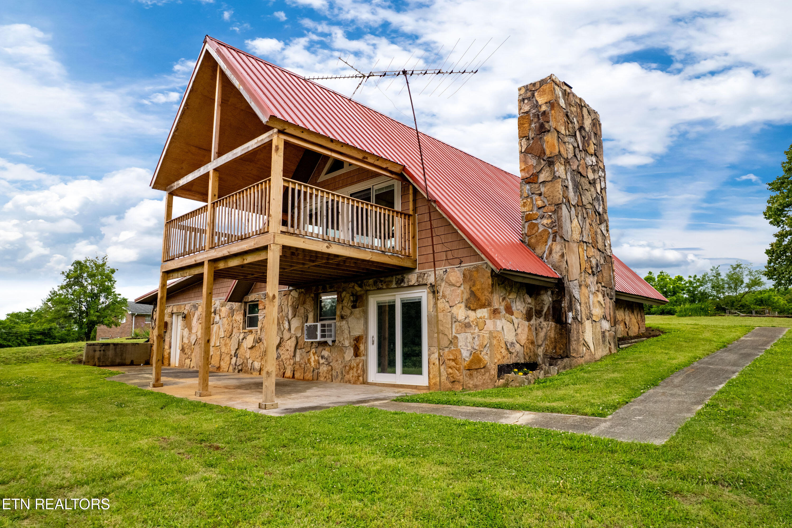 1222 Mini Huskey Road Maryville TN 37801