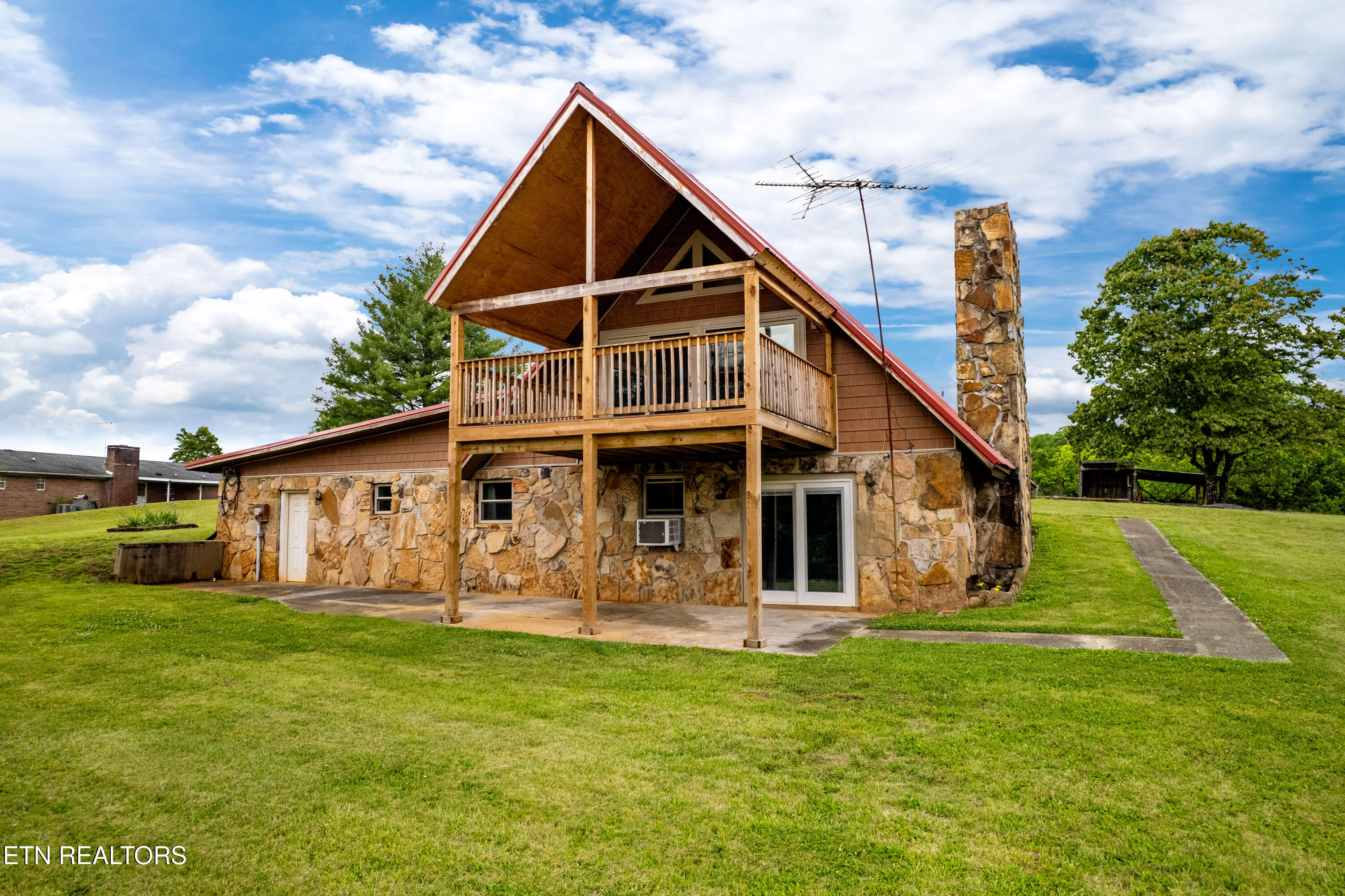 1222 Mini Huskey Road Maryville TN 37801
