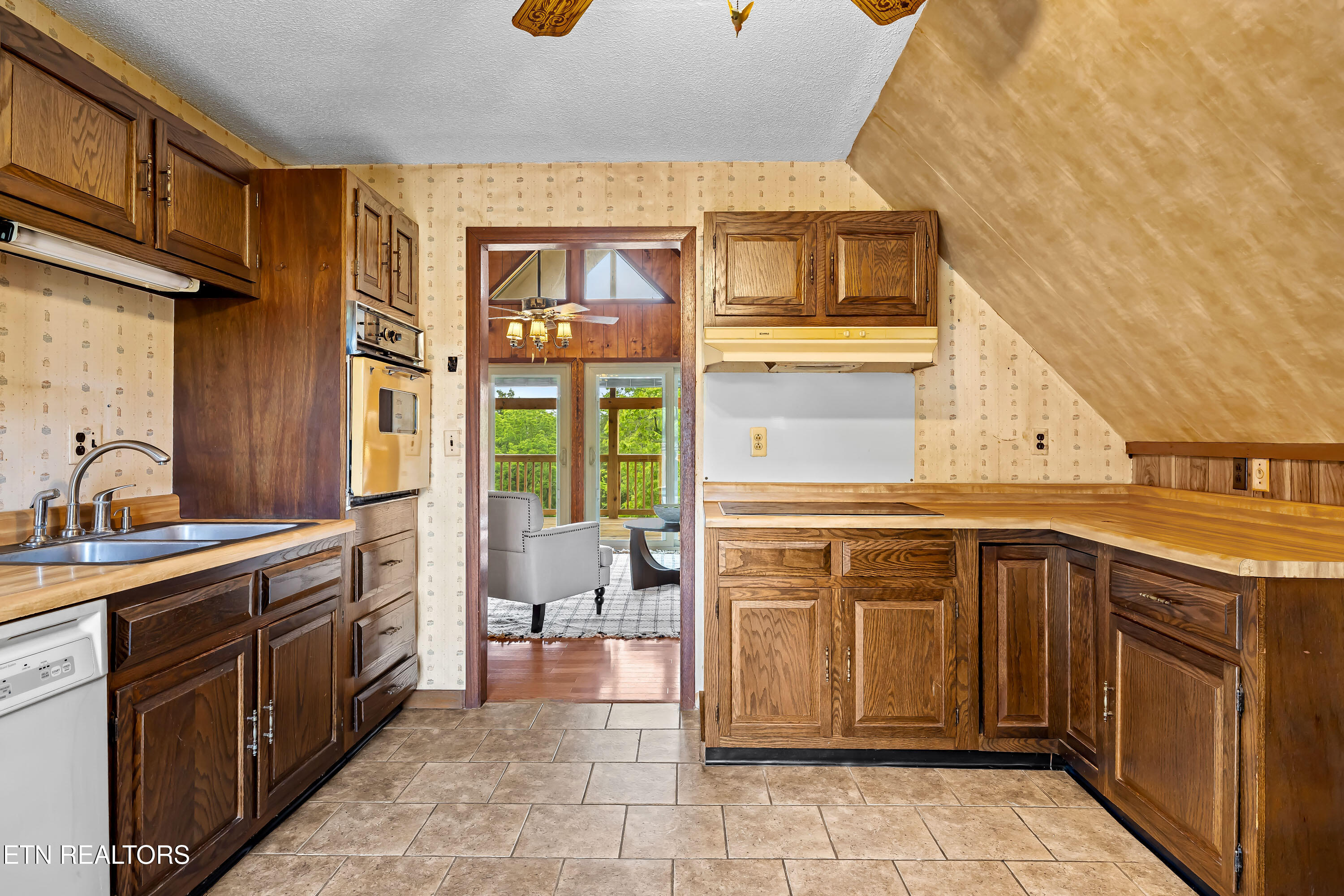 1222 Mini Huskey Road Maryville TN 37801