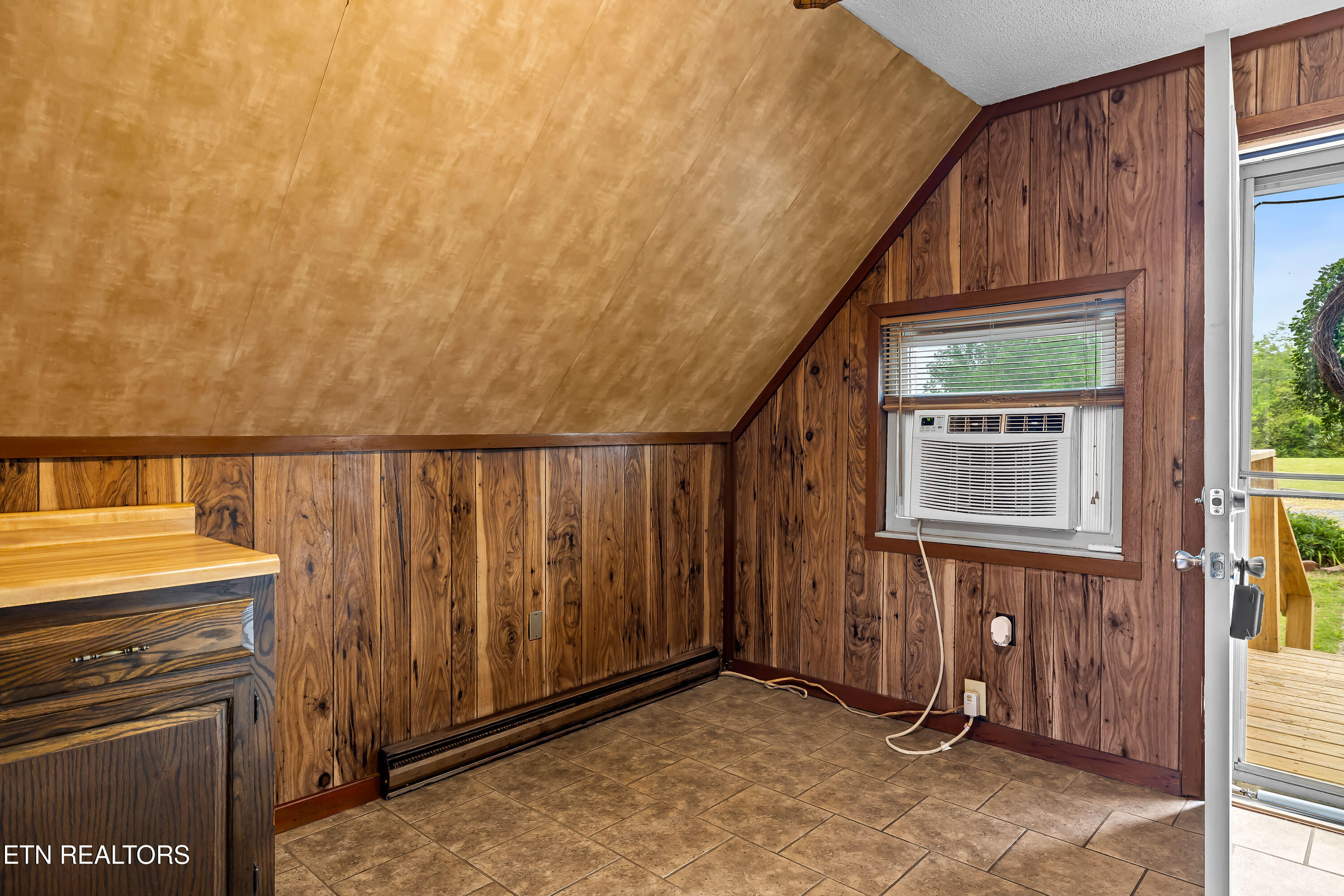 1222 Mini Huskey Road Maryville TN 37801