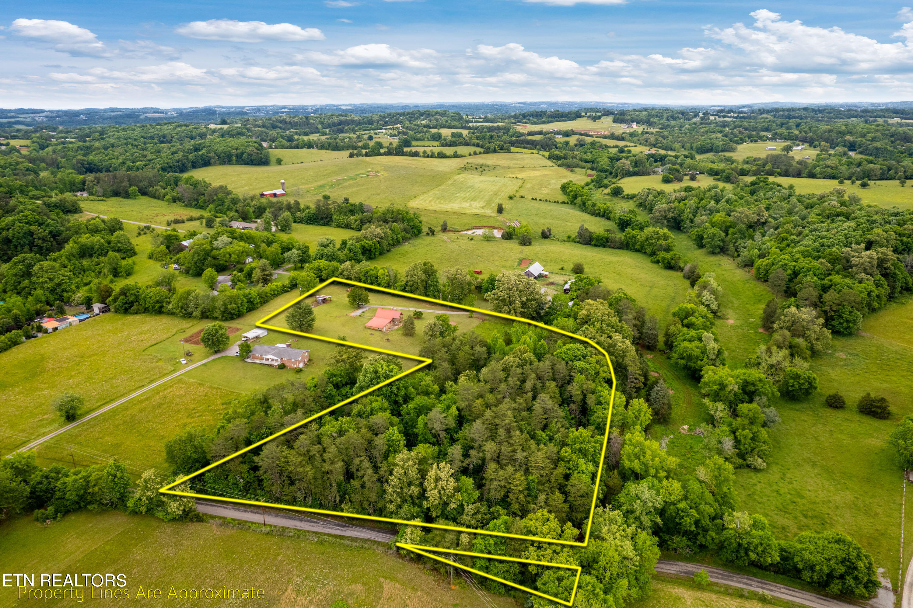 1222 Mini Huskey Road Maryville TN 37801