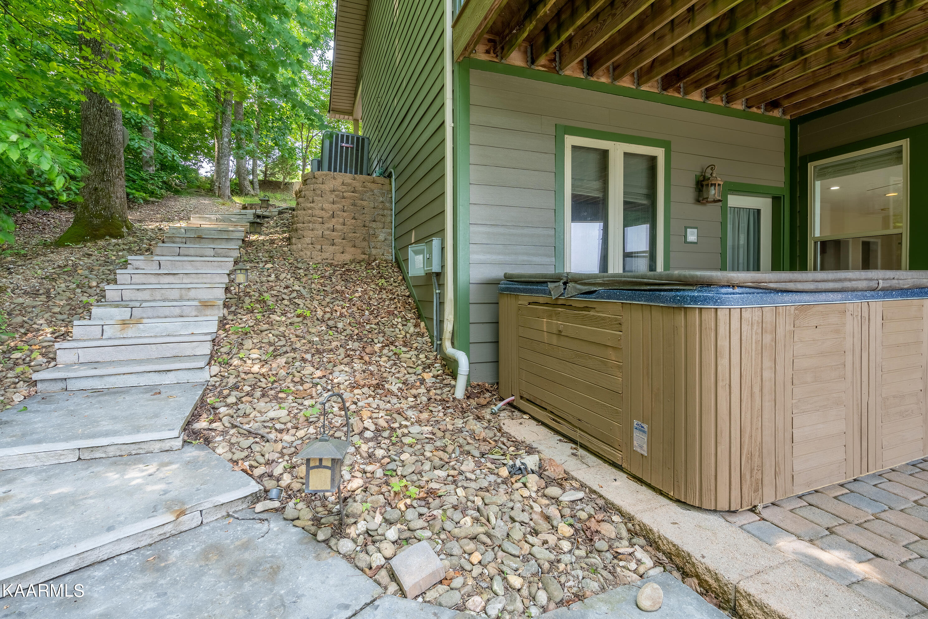 254 Stoney Rock Lane Jacksboro TN 37757