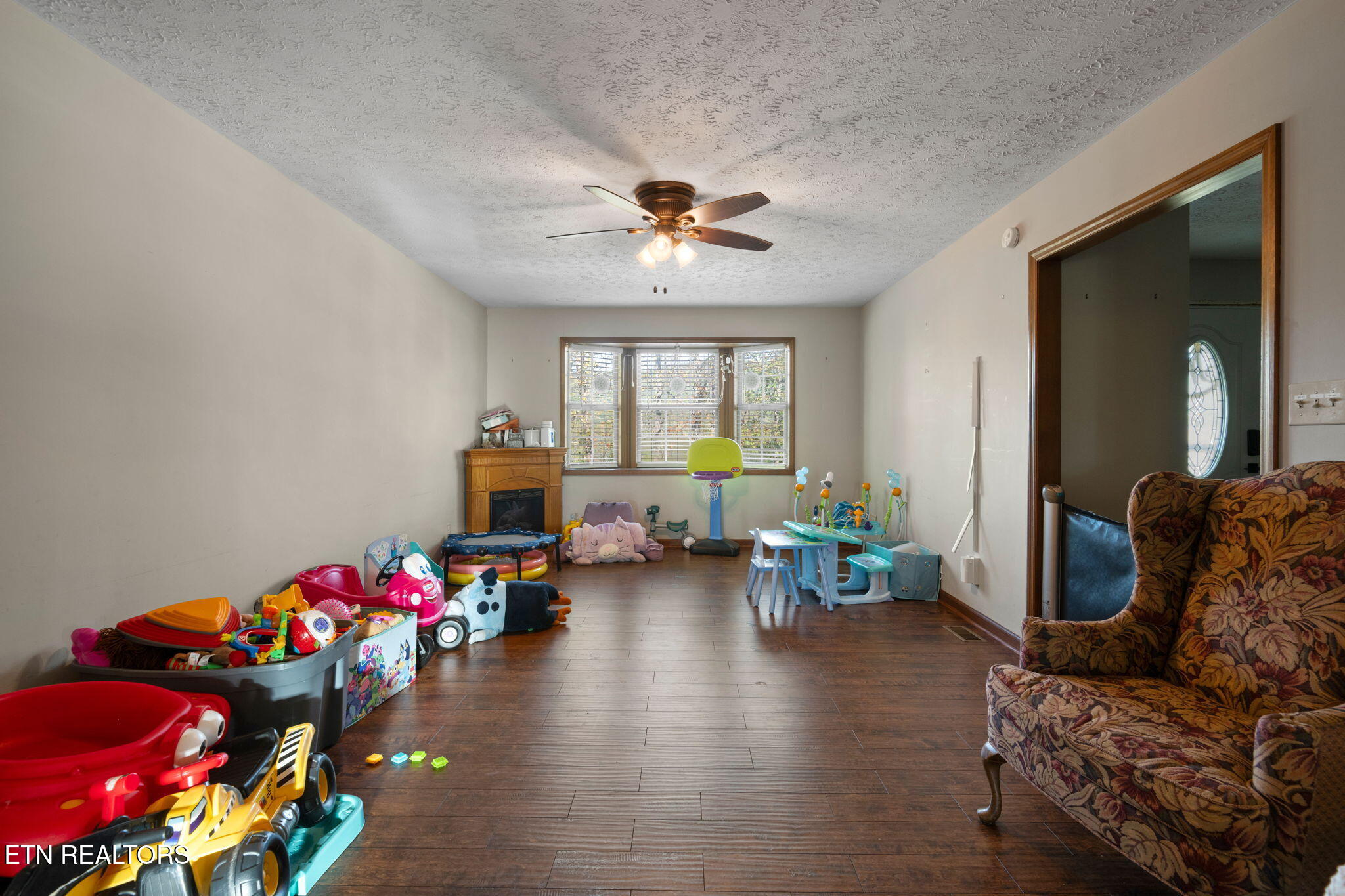 109 Cherry Lane Jacksboro TN 37757