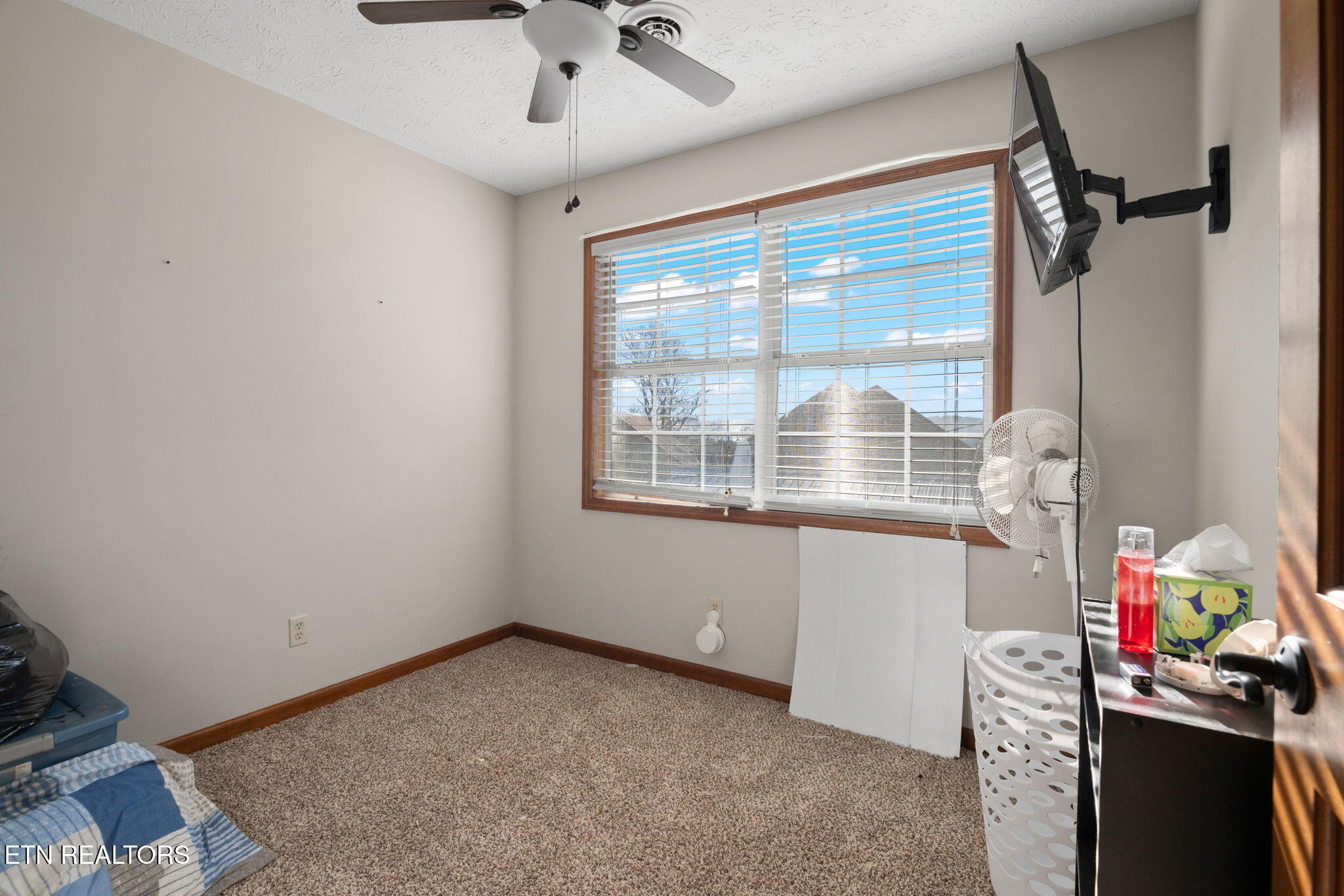 109 Cherry Lane Jacksboro TN 37757