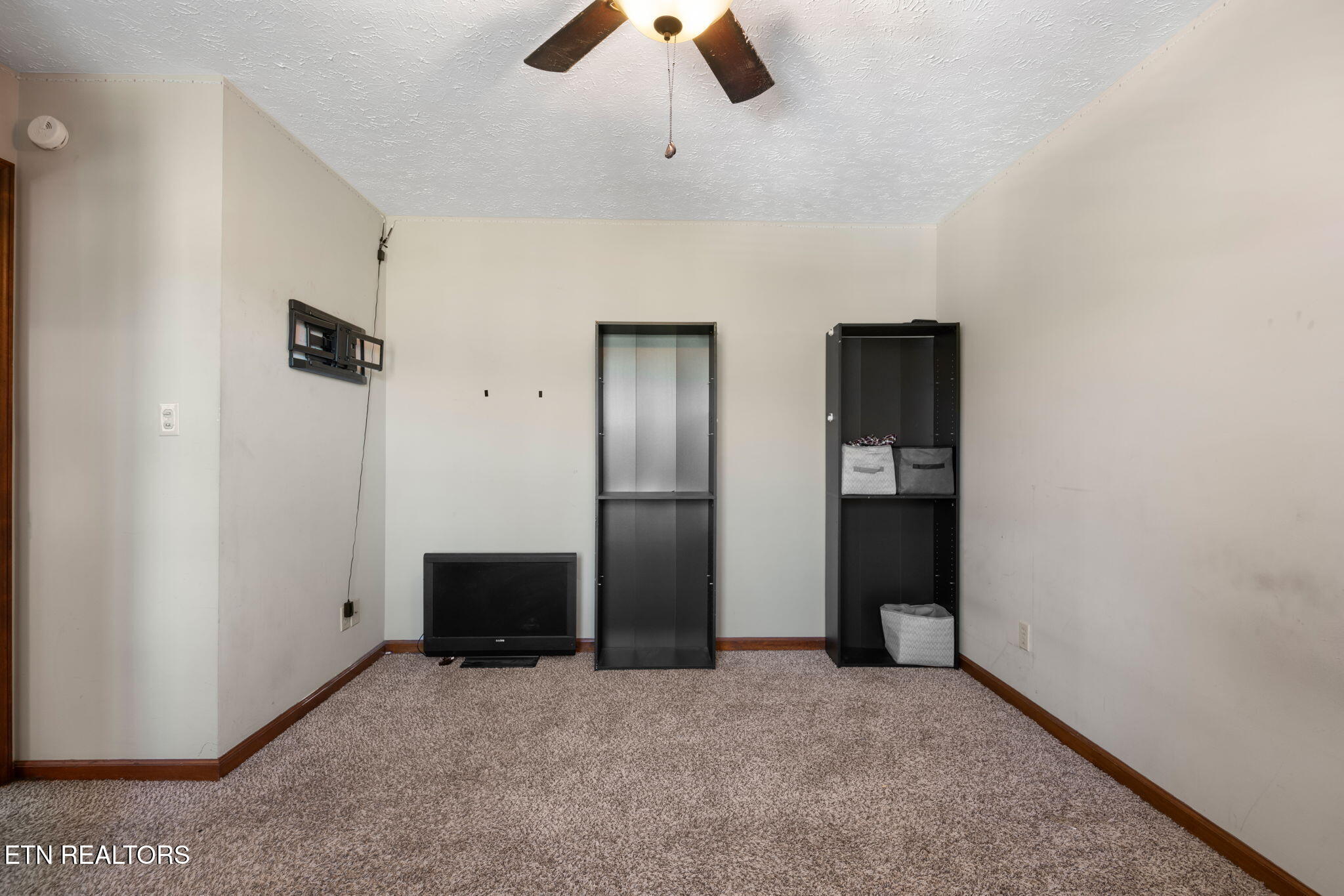 109 Cherry Lane Jacksboro TN 37757