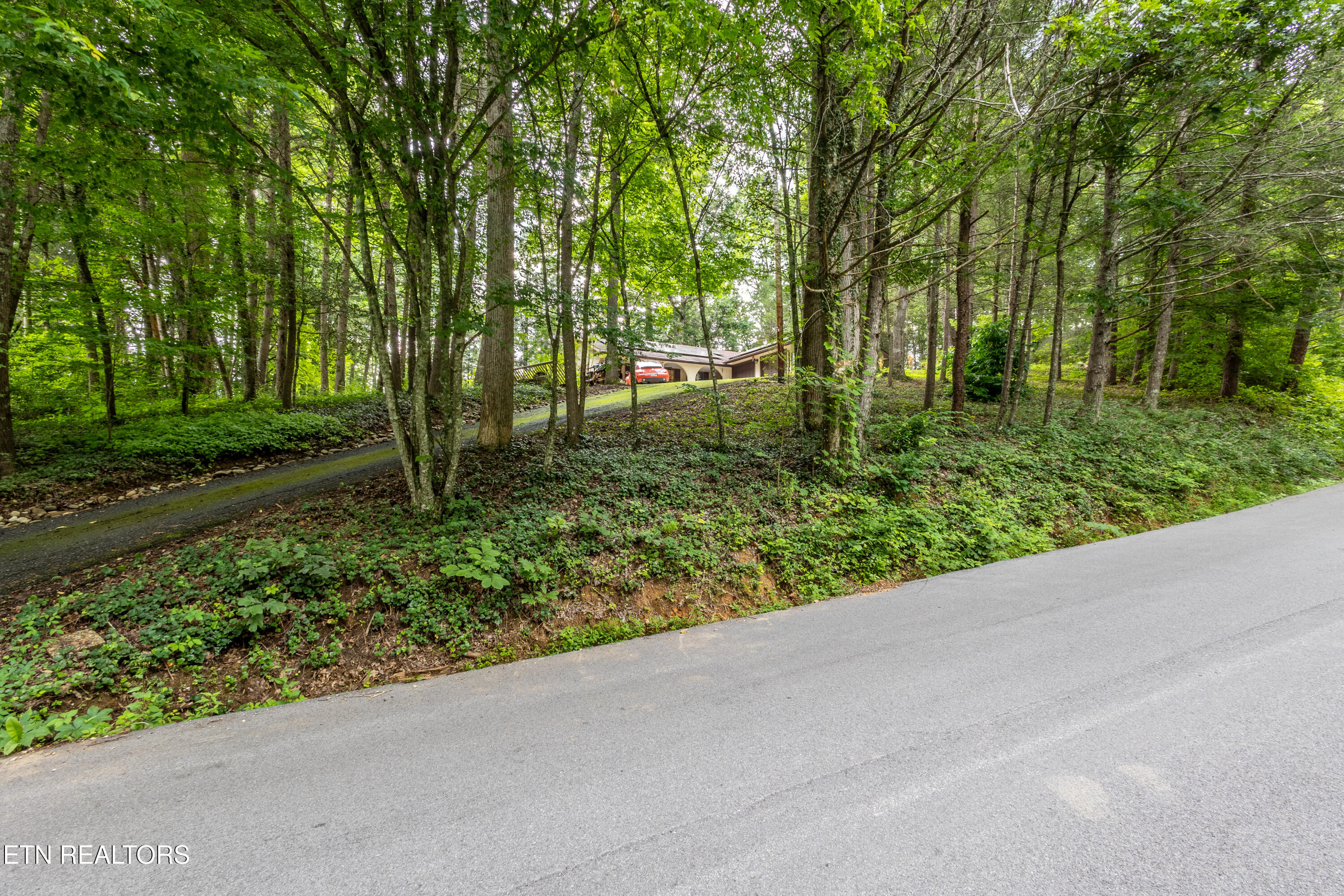 1633 Cardinal Drive Gatlinburg TN 37738