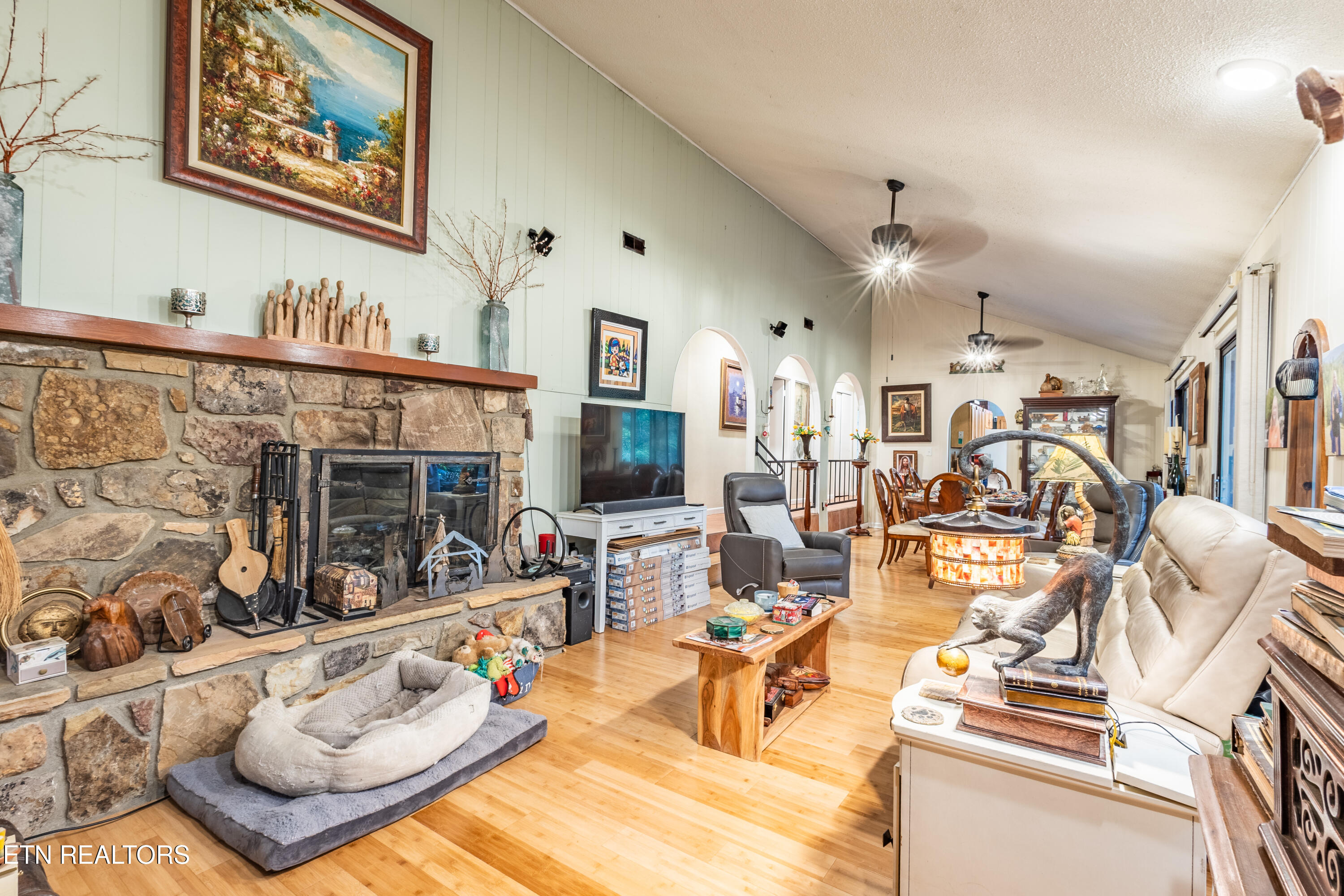 1633 Cardinal Drive Gatlinburg TN 37738