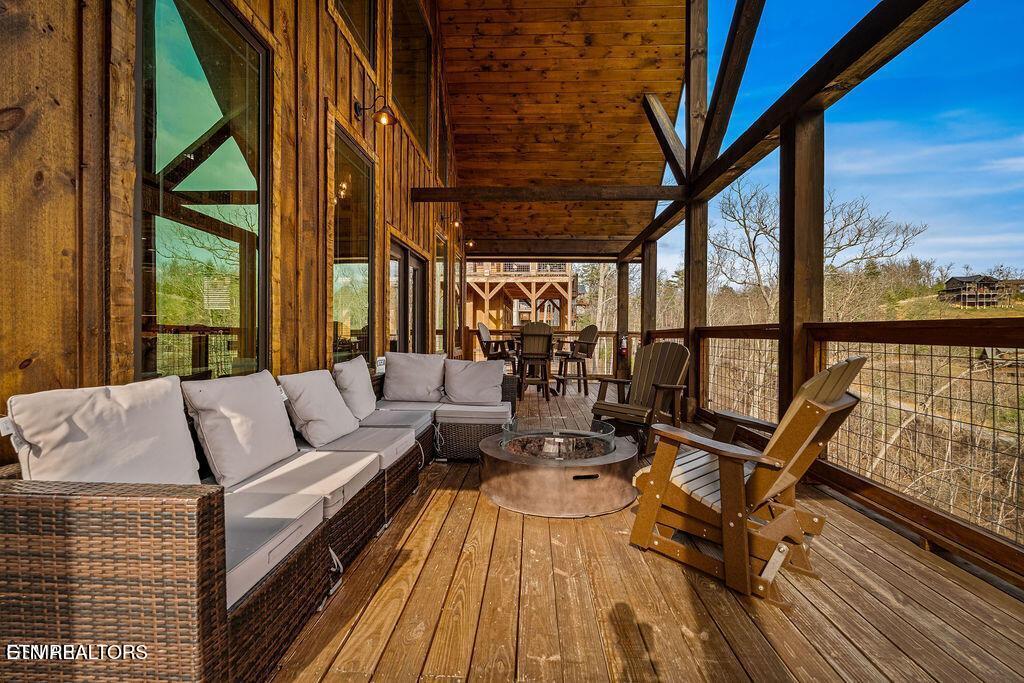 2011 Turkey Creek Way Sevierville TN 37862