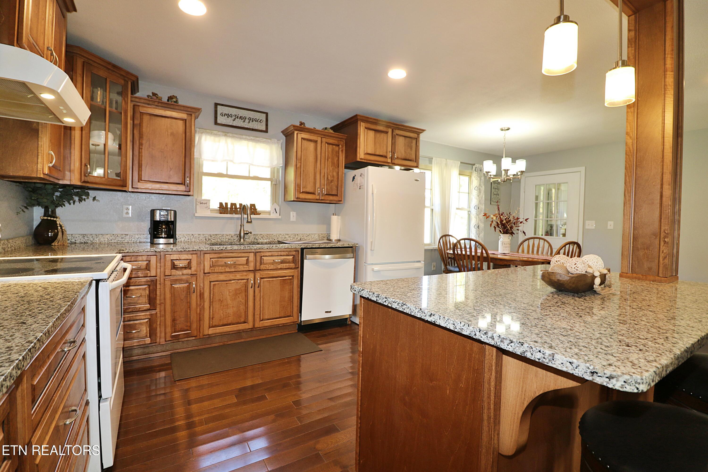 1058 Mountain View Road Robbins TN 37852