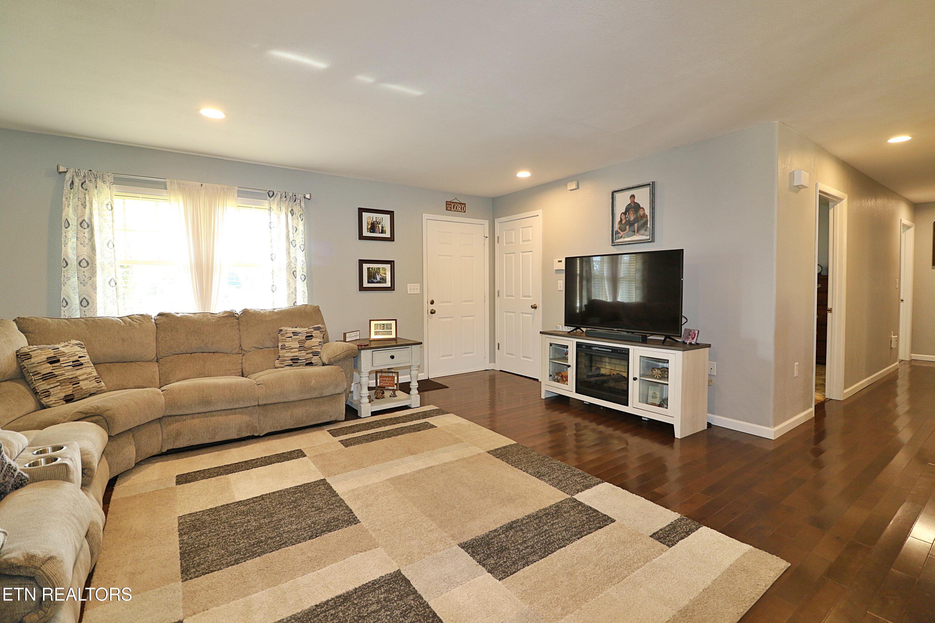 1058 Mountain View Road Robbins TN 37852