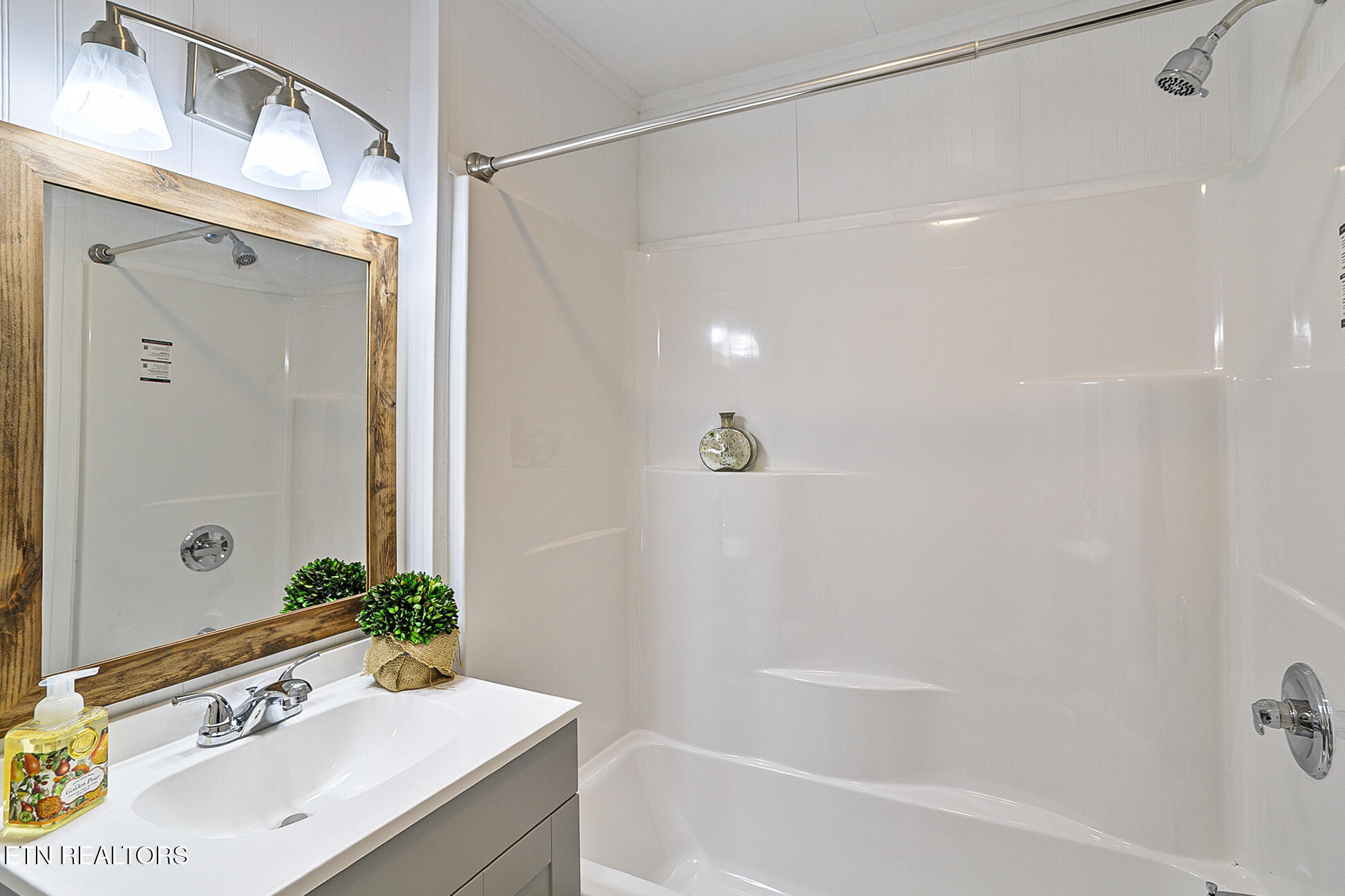 353 Lee Road Clinton TN 37716