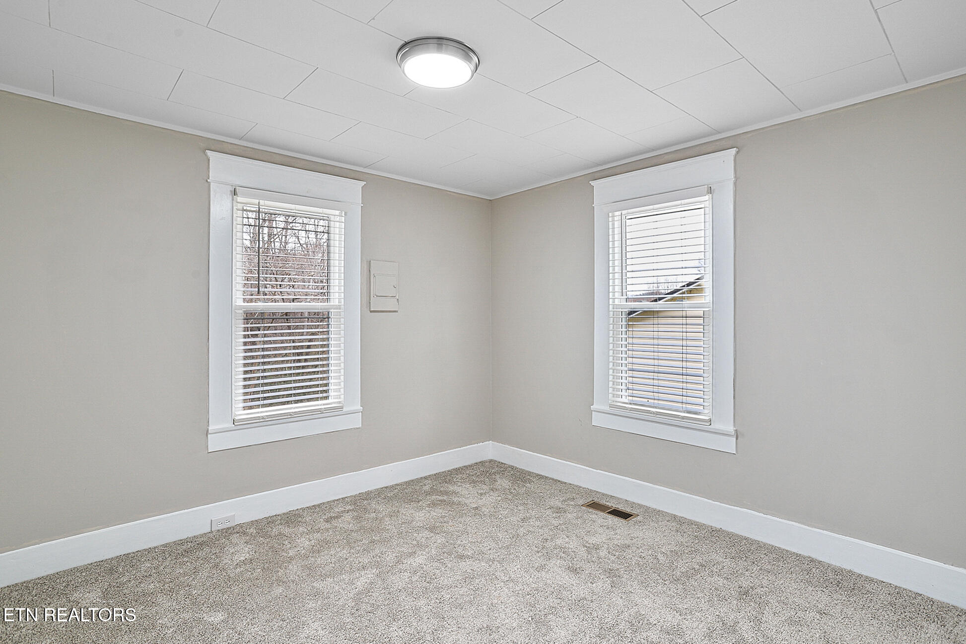 353 Lee Road Clinton TN 37716