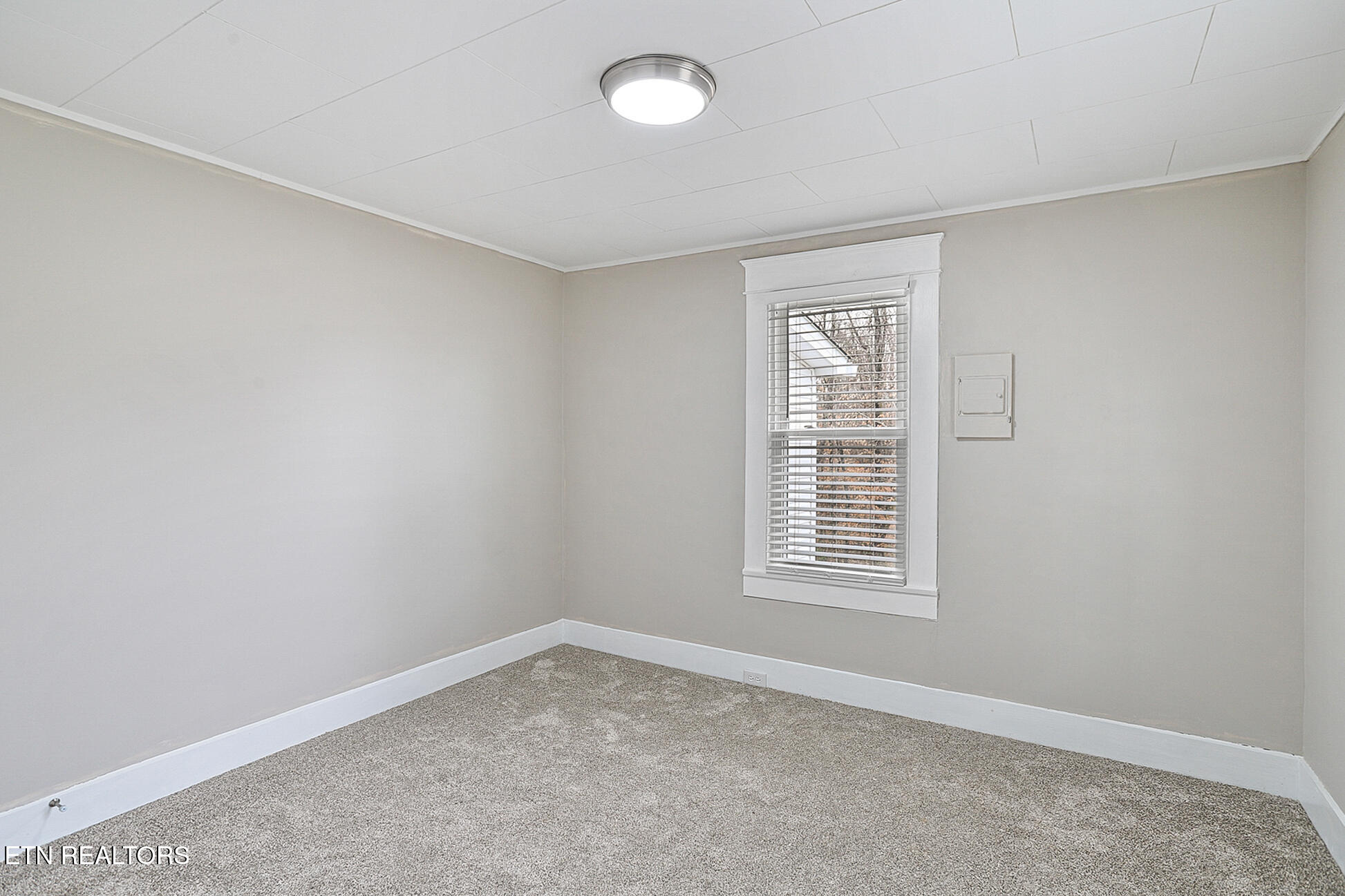 353 Lee Road Clinton TN 37716