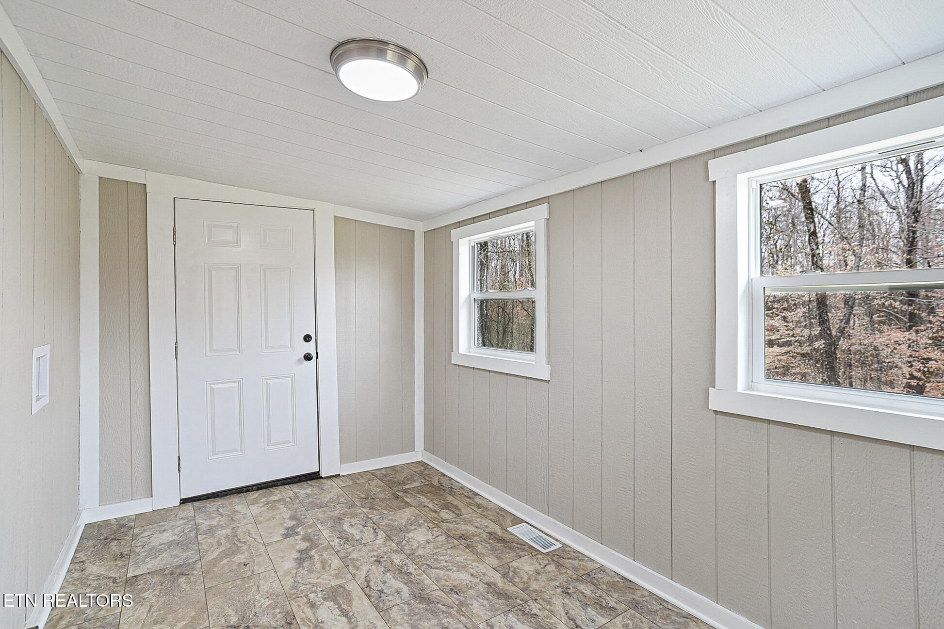 353 Lee Road Clinton TN 37716