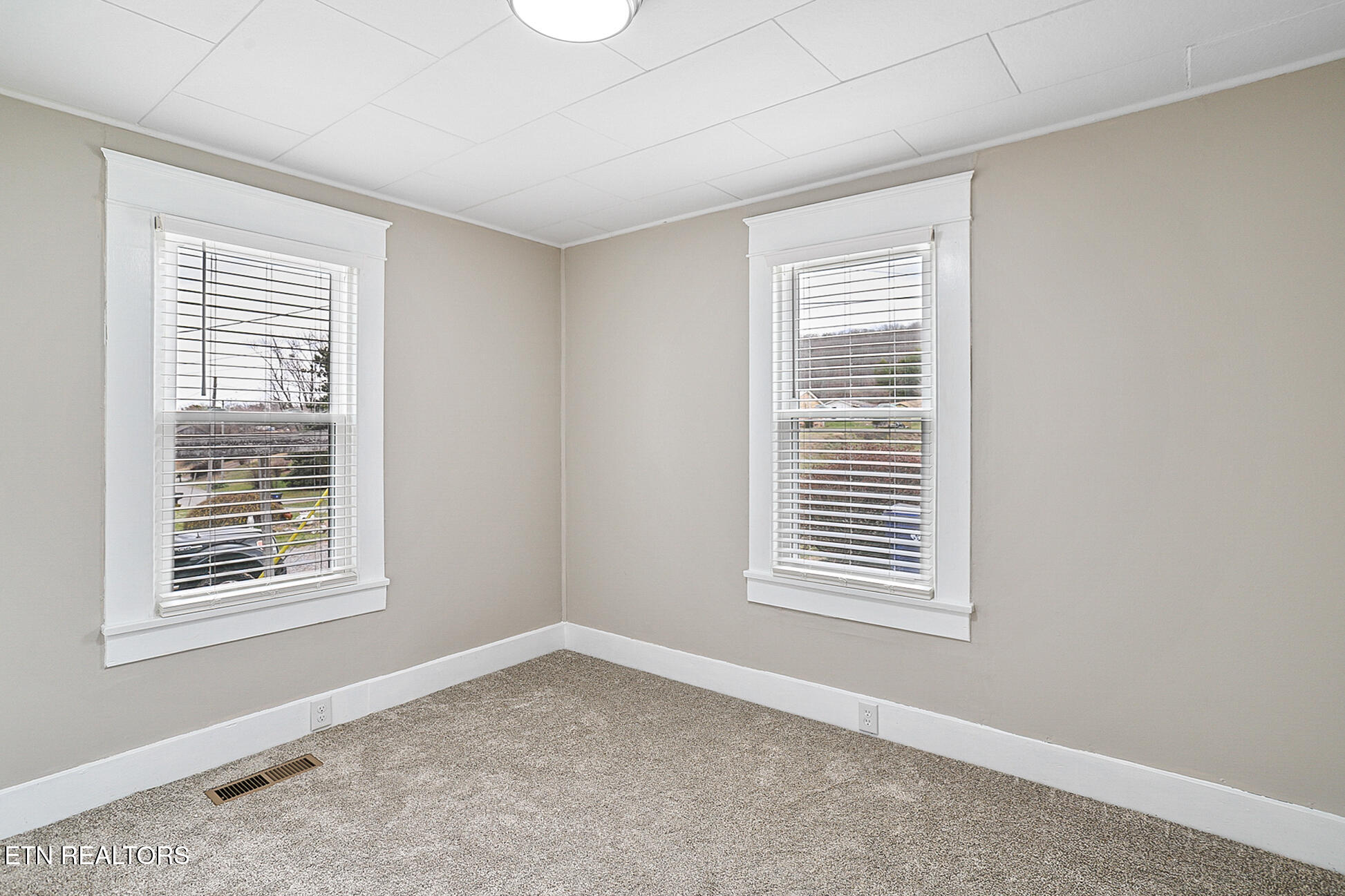 353 Lee Road Clinton TN 37716