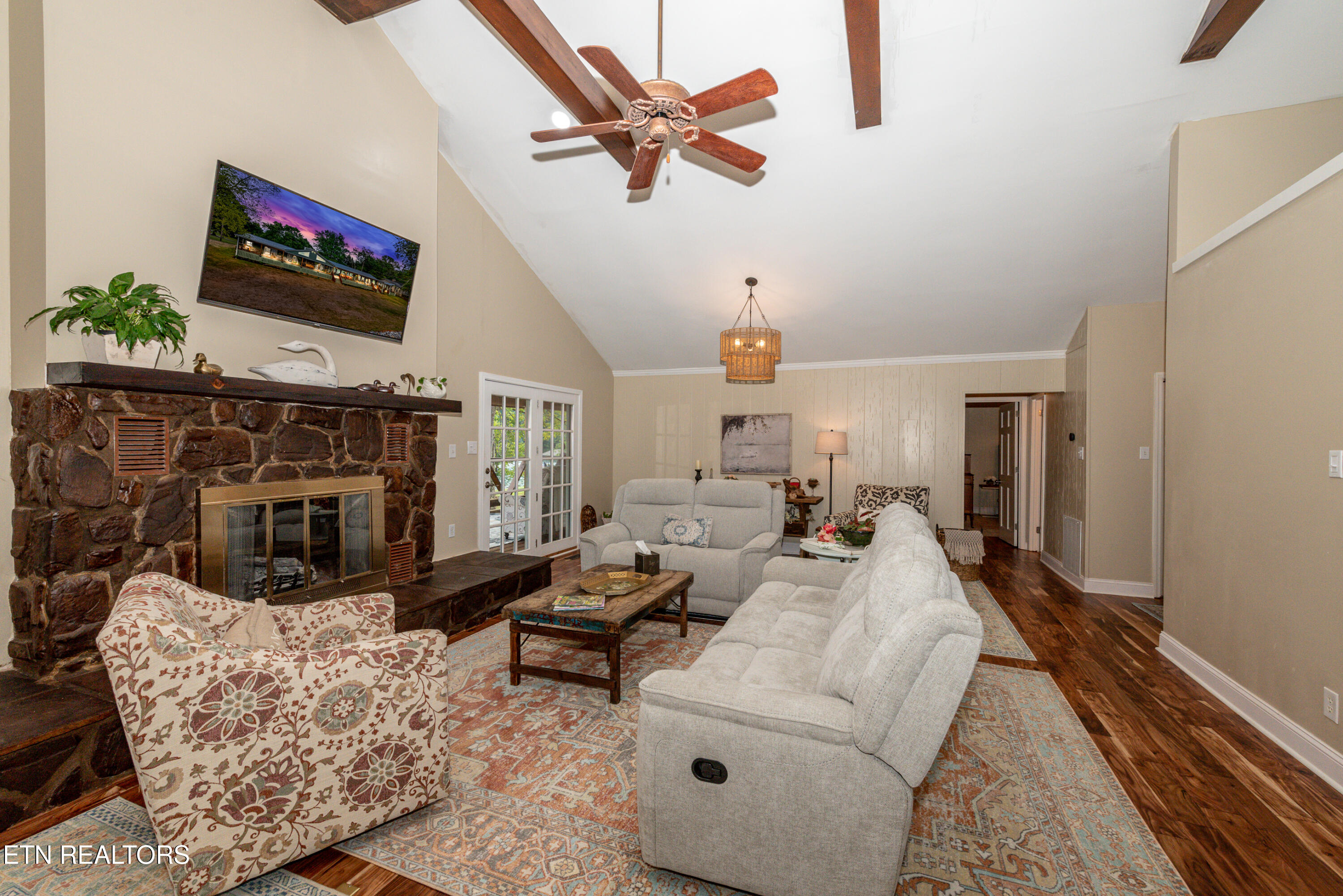 4225 W Lakeview Circle Louisville TN 37777